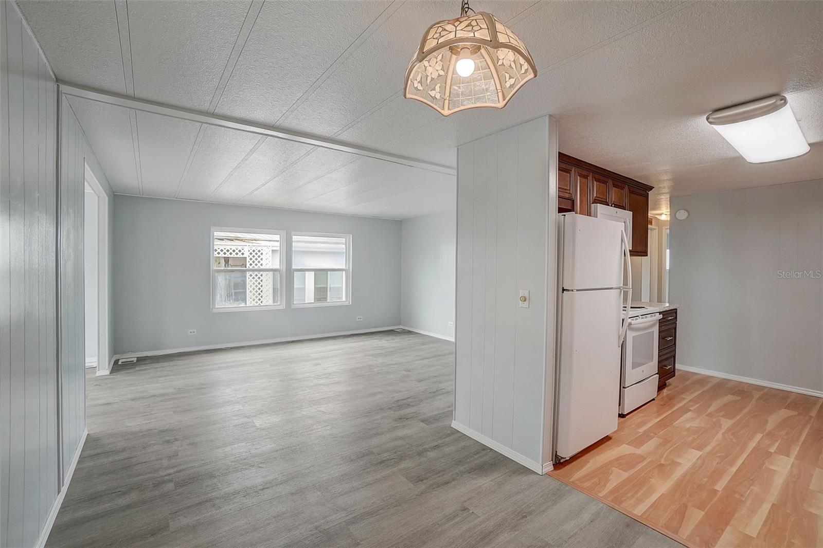 207 DOLPHIN DR N, OLDSMAR, FL, 34677