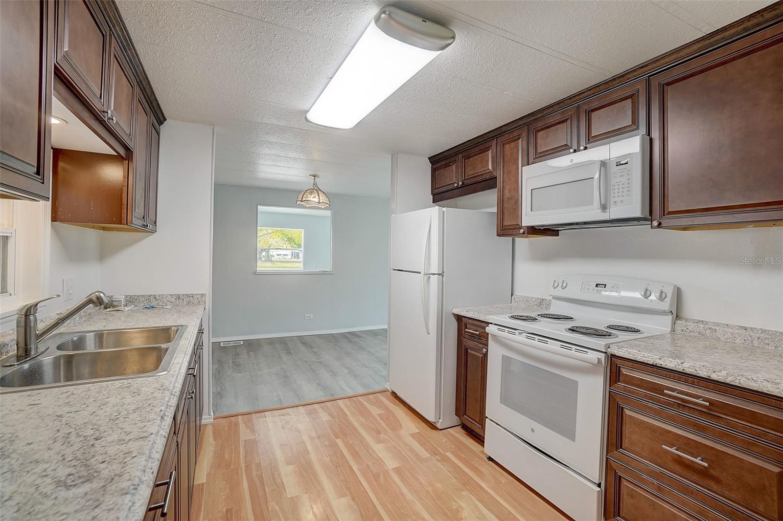 207 DOLPHIN DR N, OLDSMAR, FL, 34677