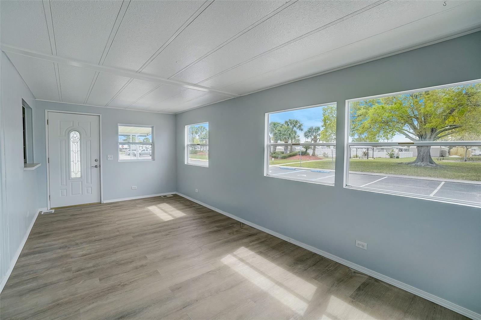 207 DOLPHIN DR N, OLDSMAR, FL, 34677