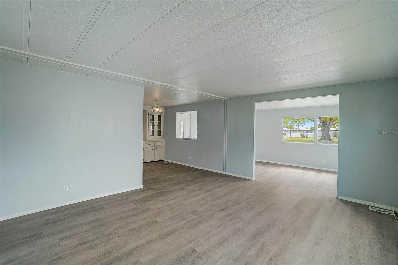 207 DOLPHIN DR N, OLDSMAR, FL, 34677