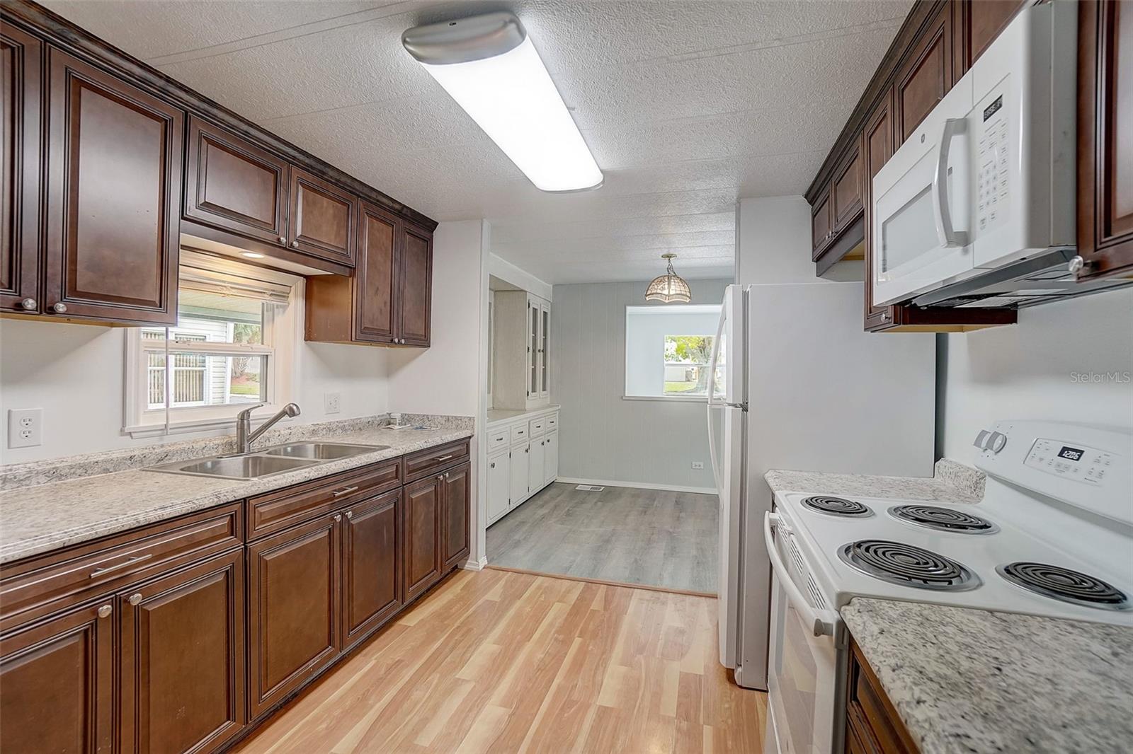 207 DOLPHIN DR N, OLDSMAR, FL, 34677
