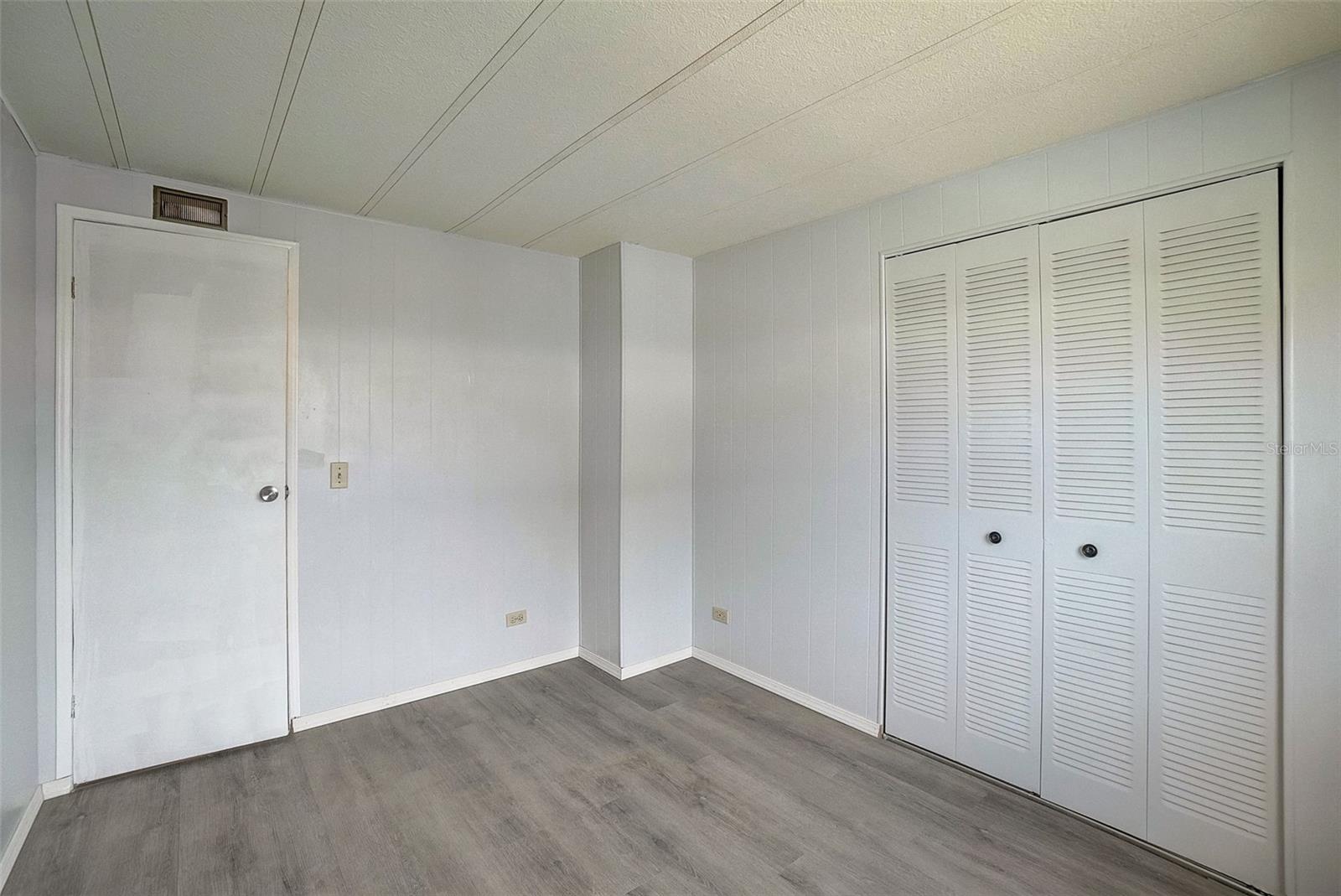 207 DOLPHIN DR N, OLDSMAR, FL, 34677