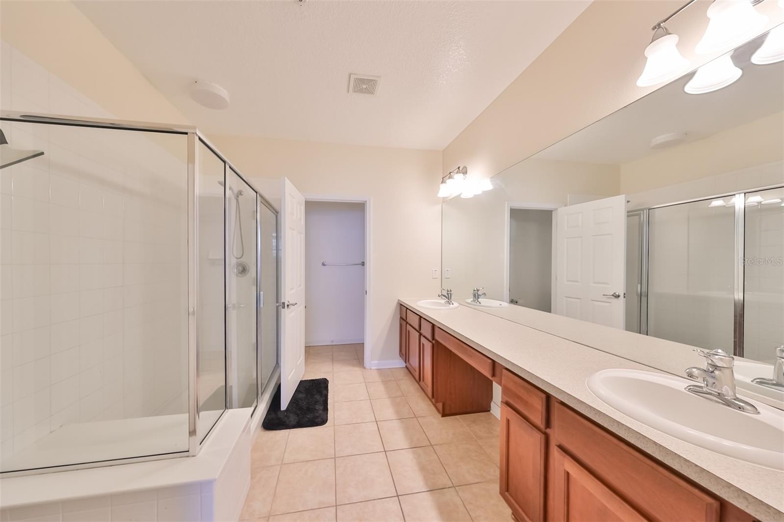 2220 KINGS PALACE DR, RIVERVIEW, FL, 33578