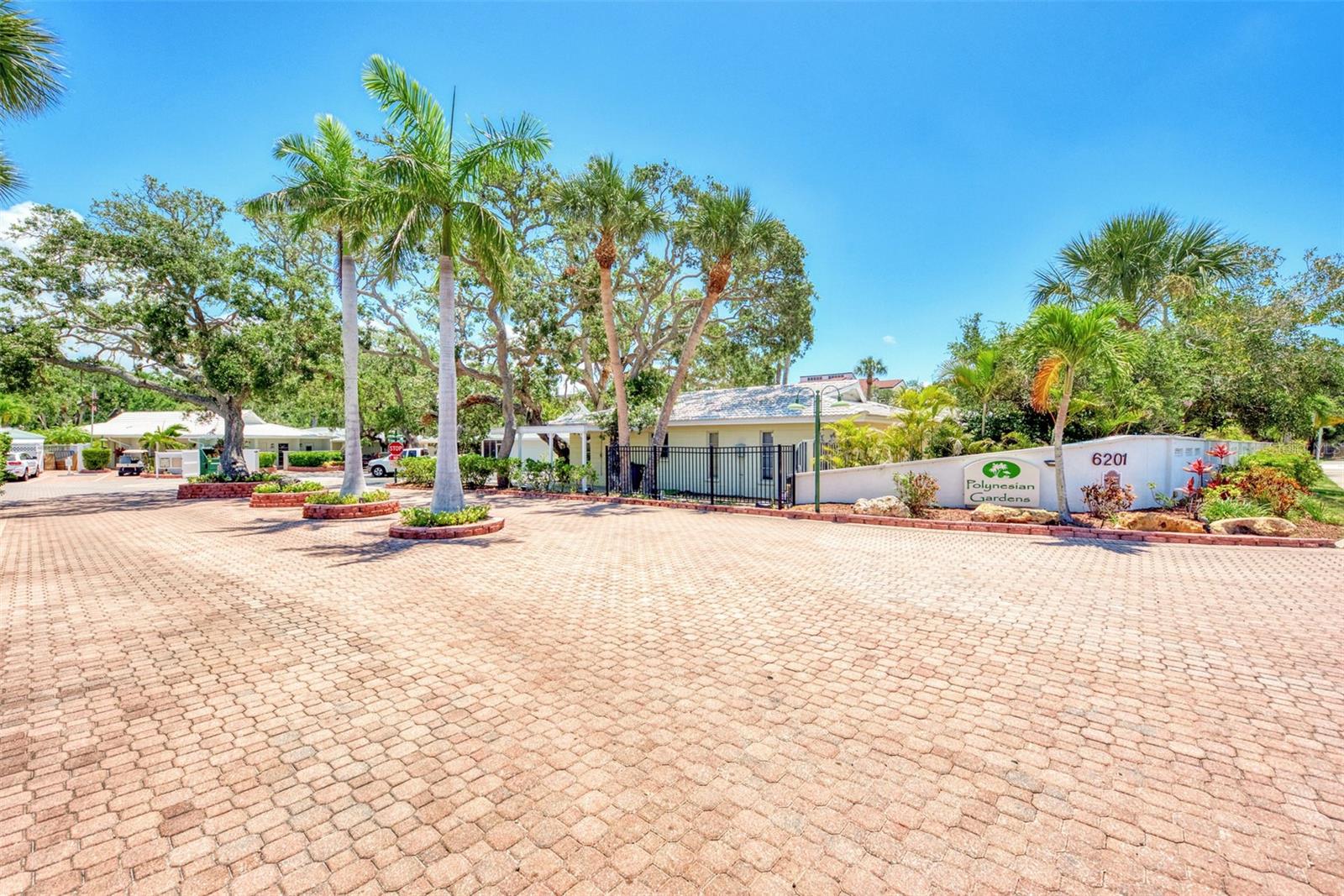 1137 N MOONMIST CT #L-7, SARASOTA, FL, 34242