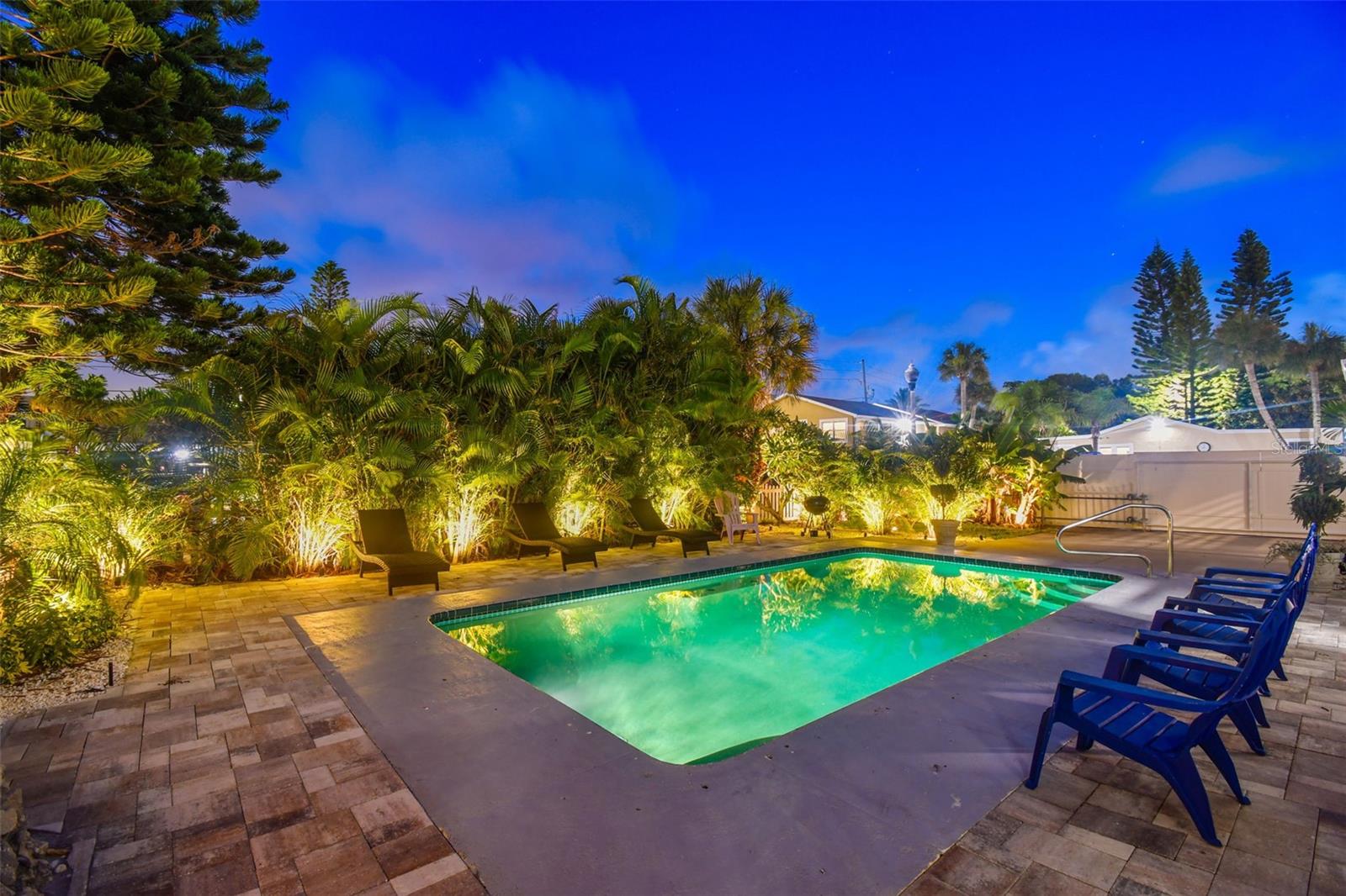 18301 SUNSET BLVD, REDINGTON SHORES, FL, 33708