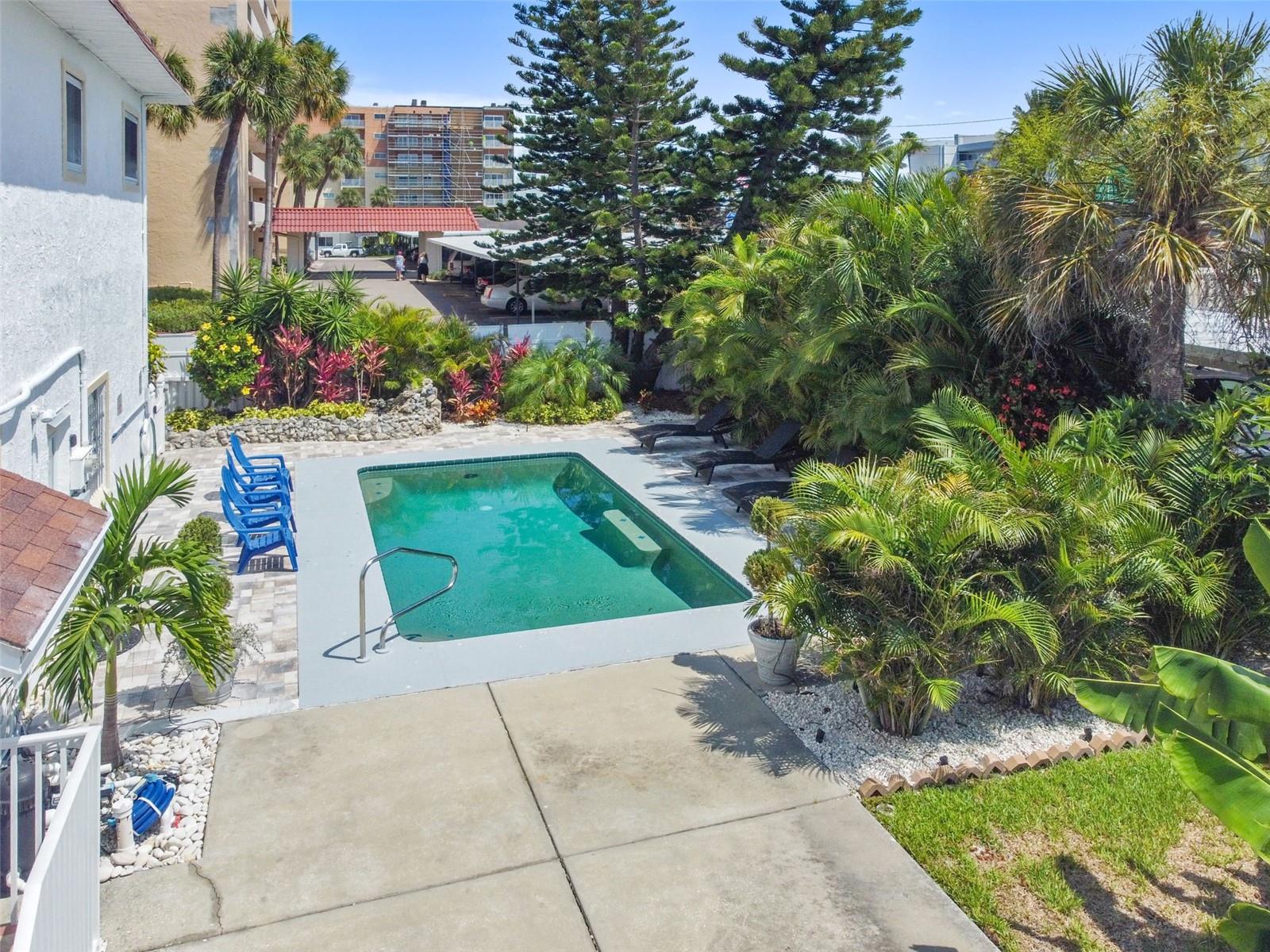 18301 SUNSET BLVD, REDINGTON SHORES, FL, 33708