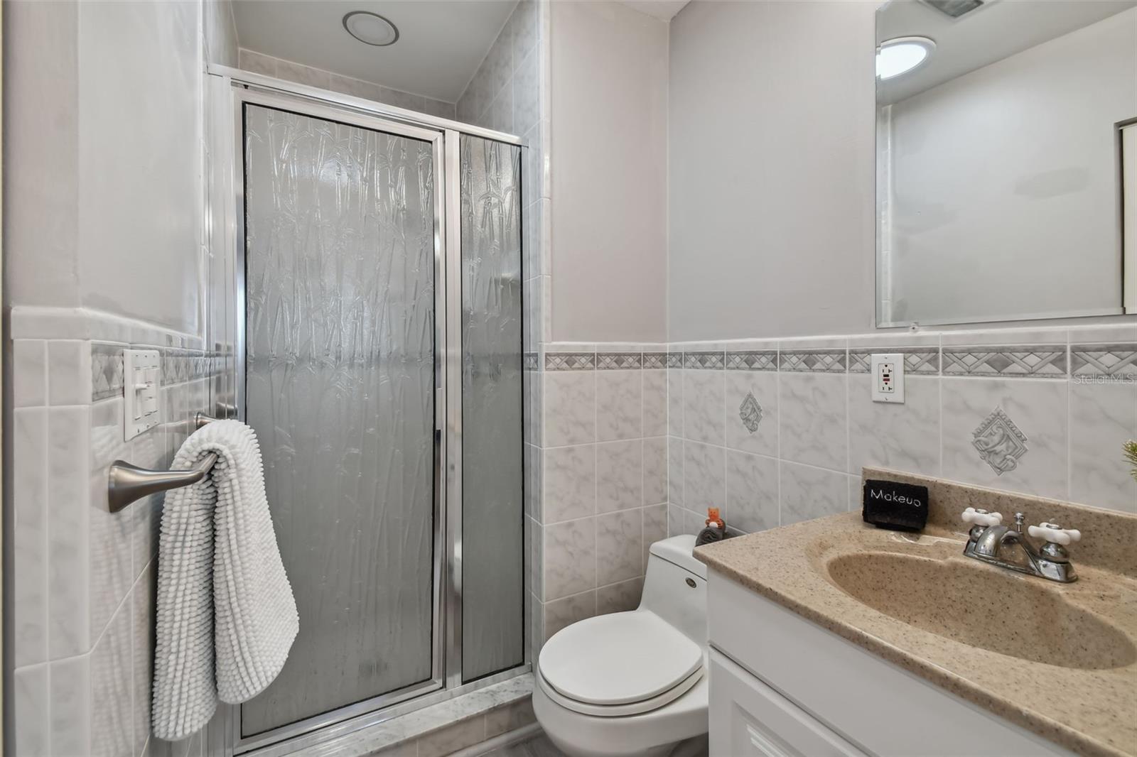 18301 SUNSET BLVD, REDINGTON SHORES, FL, 33708