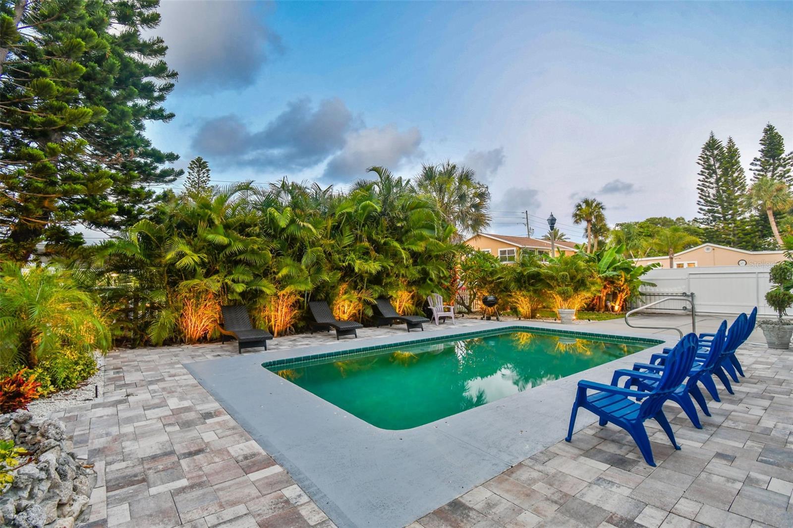 18301 SUNSET BLVD, REDINGTON SHORES, FL, 33708