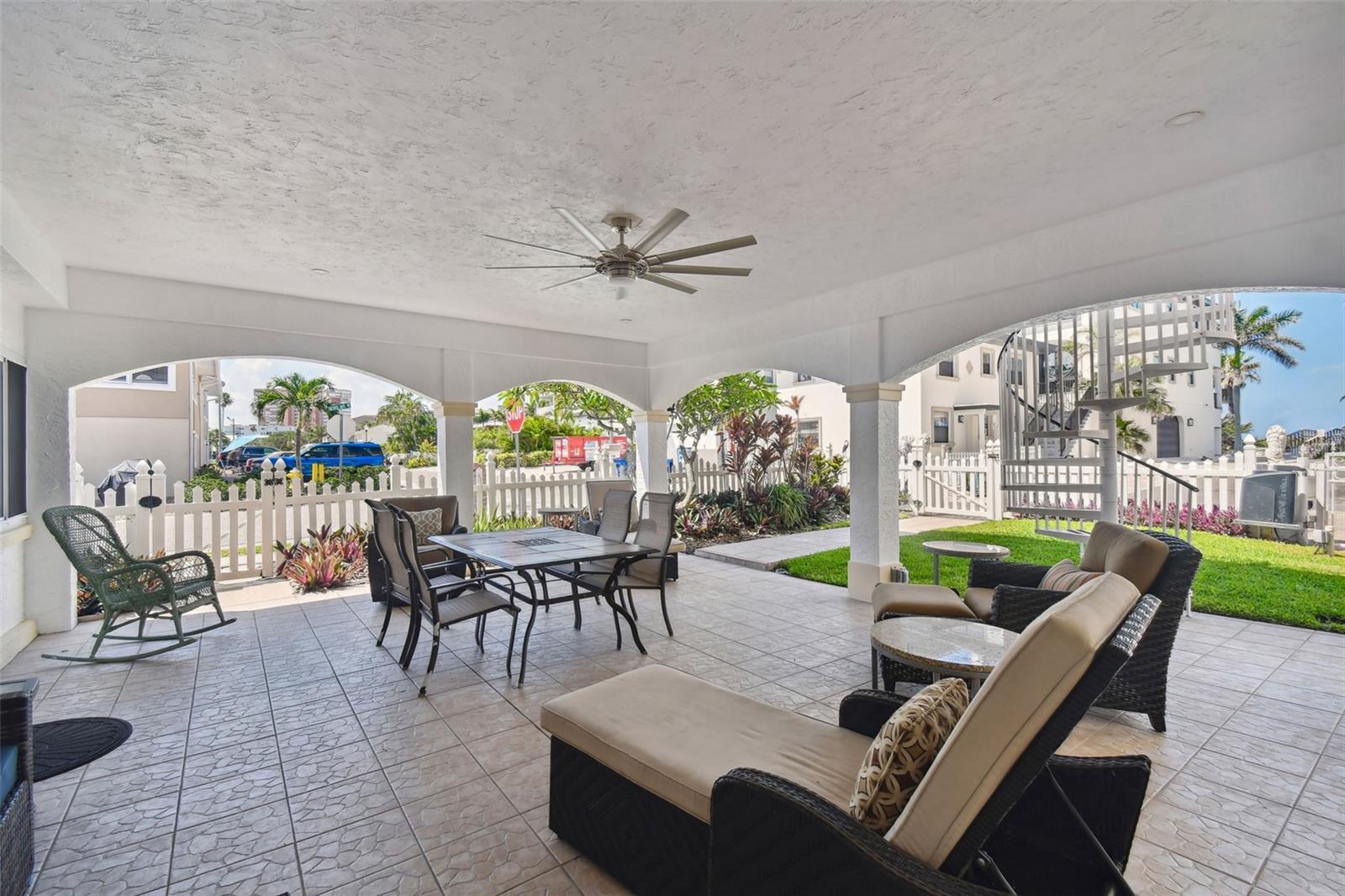 18301 SUNSET BLVD, REDINGTON SHORES, FL, 33708