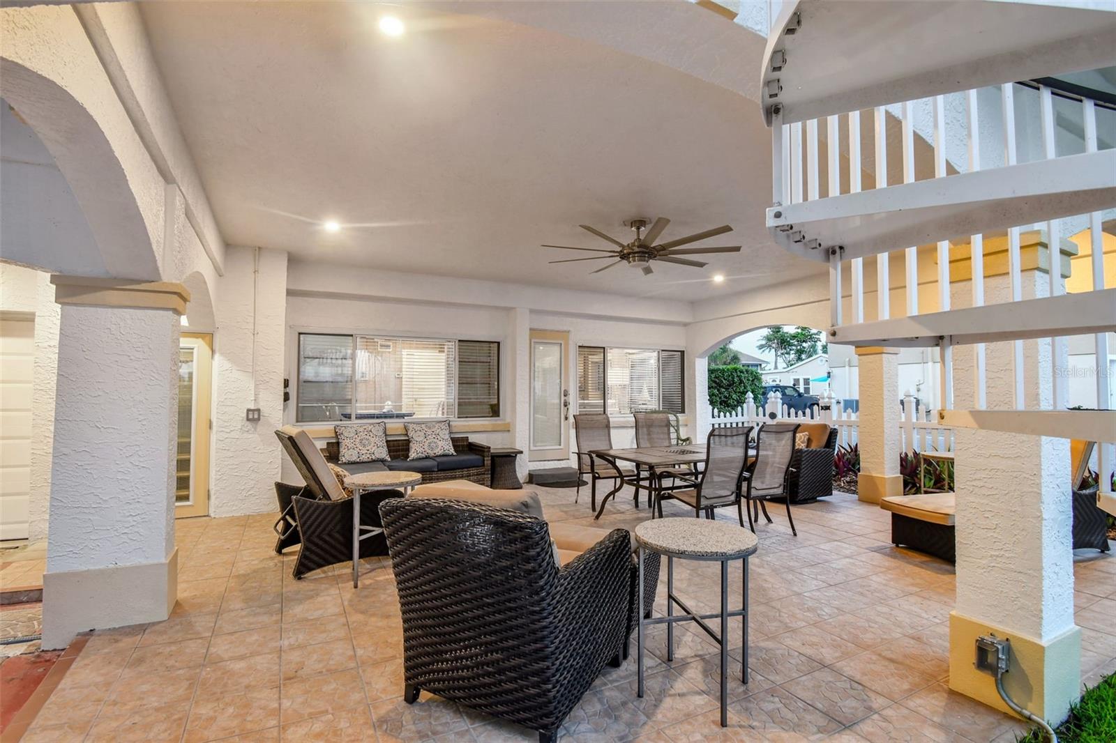 18301 SUNSET BLVD, REDINGTON SHORES, FL, 33708