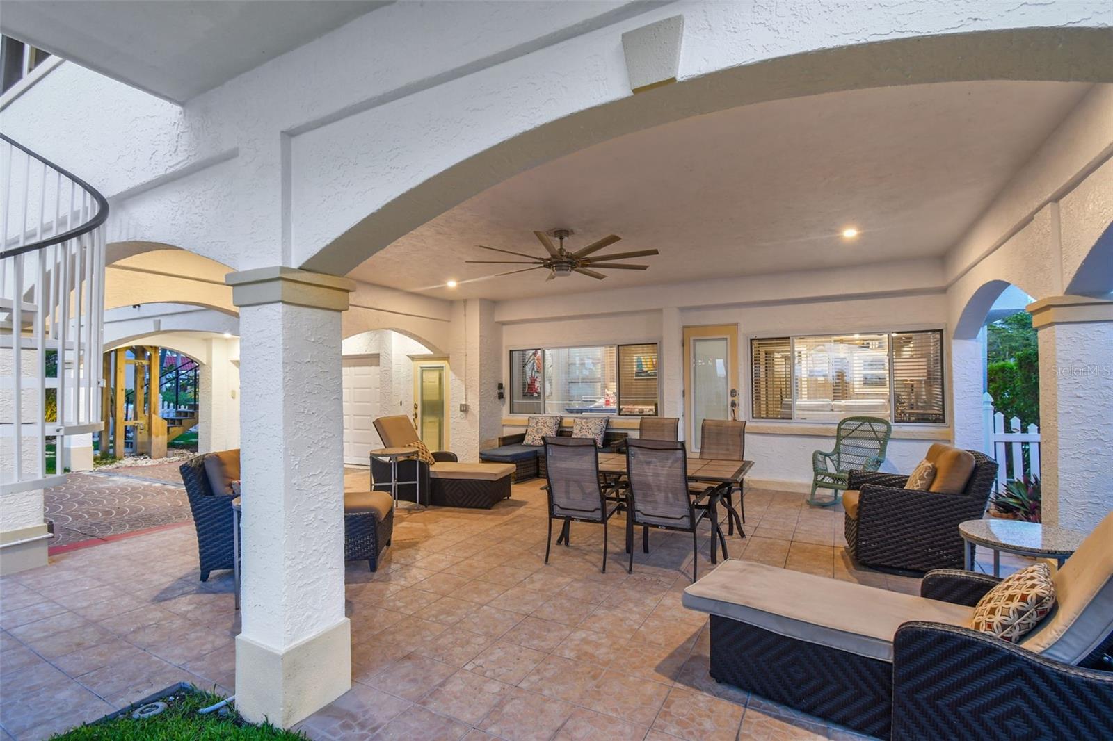 18301 SUNSET BLVD, REDINGTON SHORES, FL, 33708