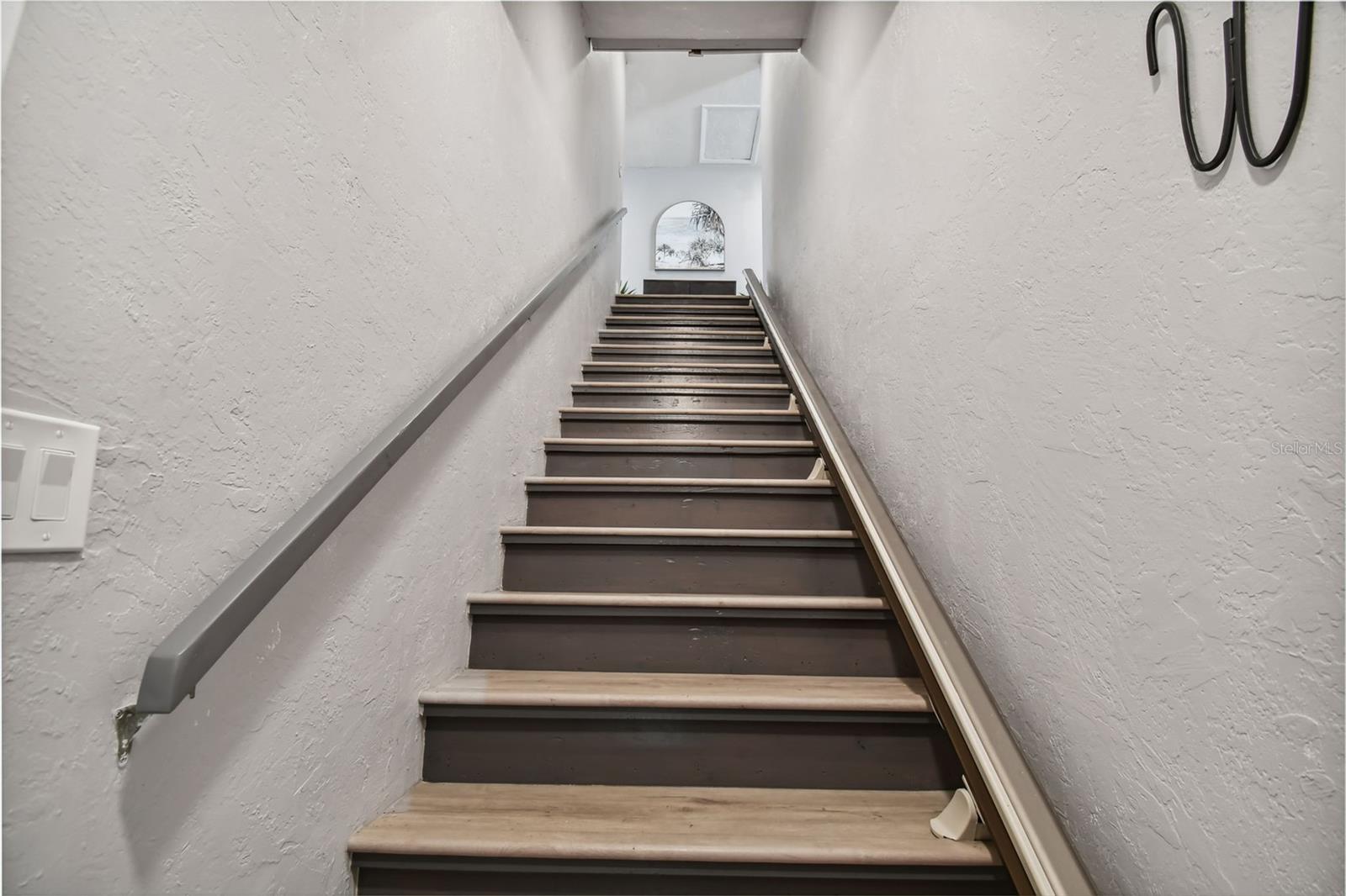 18301 SUNSET BLVD, REDINGTON SHORES, FL, 33708