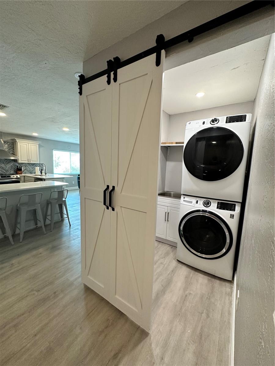 18301 SUNSET BLVD, REDINGTON SHORES, FL, 33708