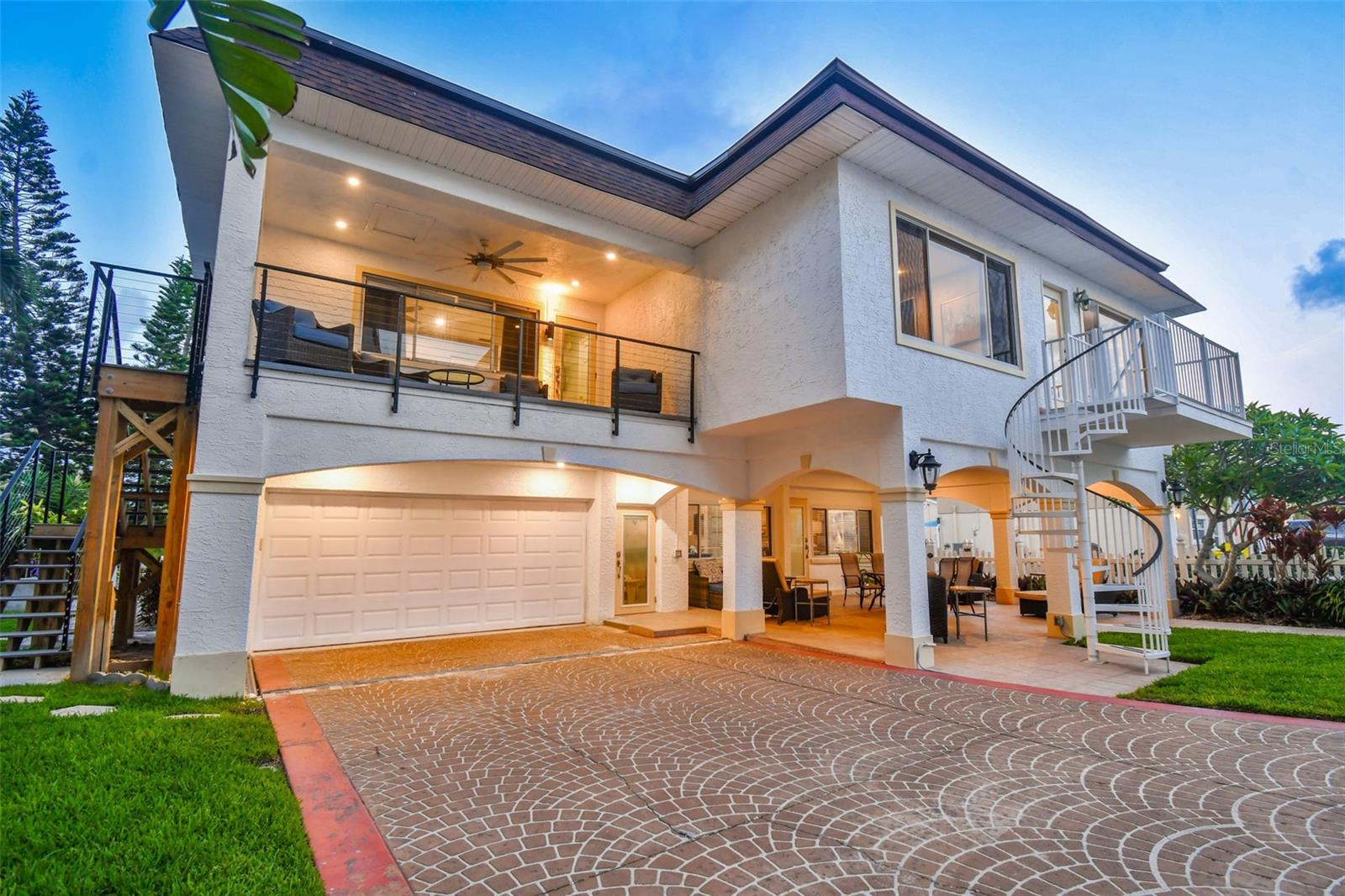 18301 SUNSET BLVD, REDINGTON SHORES, FL, 33708