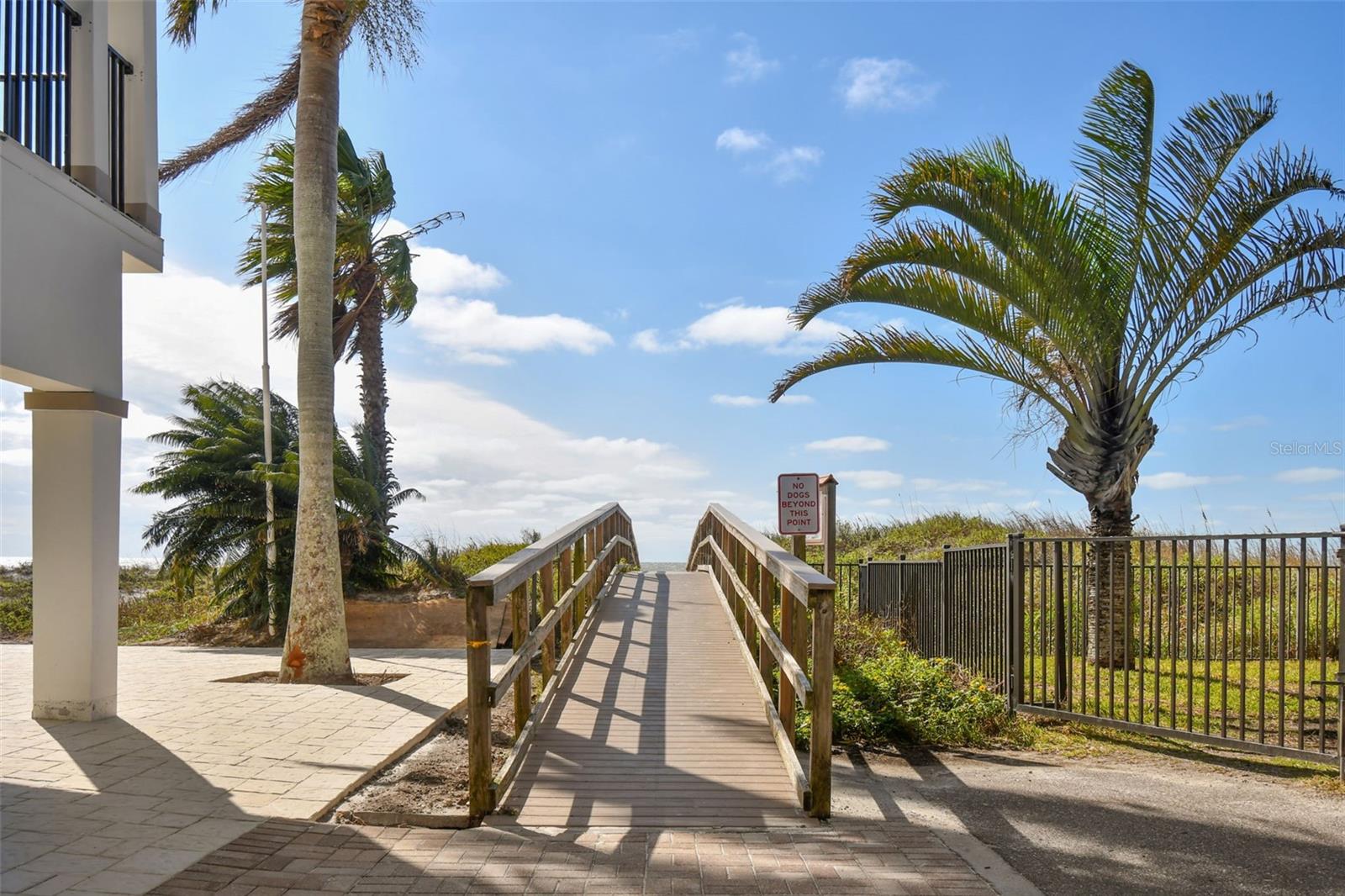 18301 SUNSET BLVD, REDINGTON SHORES, FL, 33708