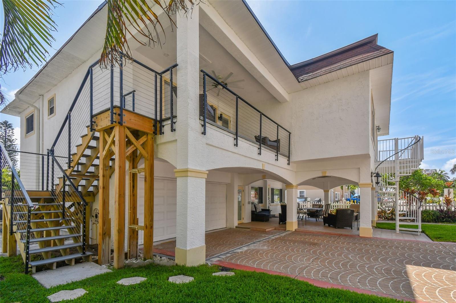 18301 SUNSET BLVD, REDINGTON SHORES, FL, 33708