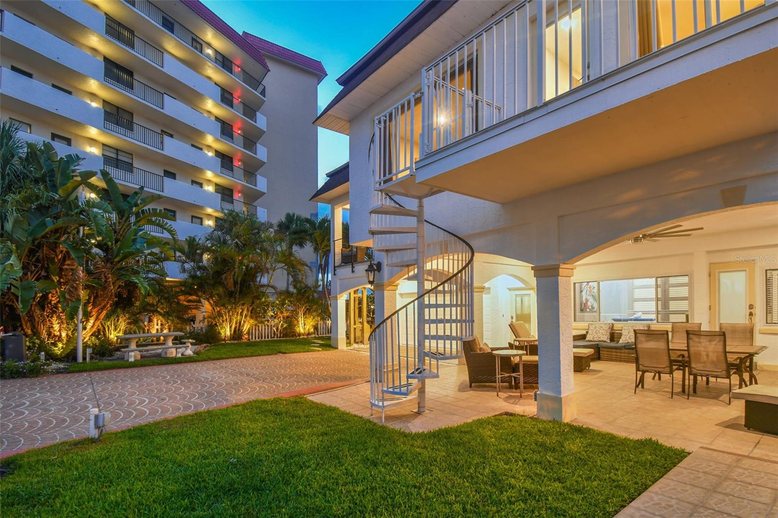 18301 SUNSET BLVD, REDINGTON SHORES, FL, 33708