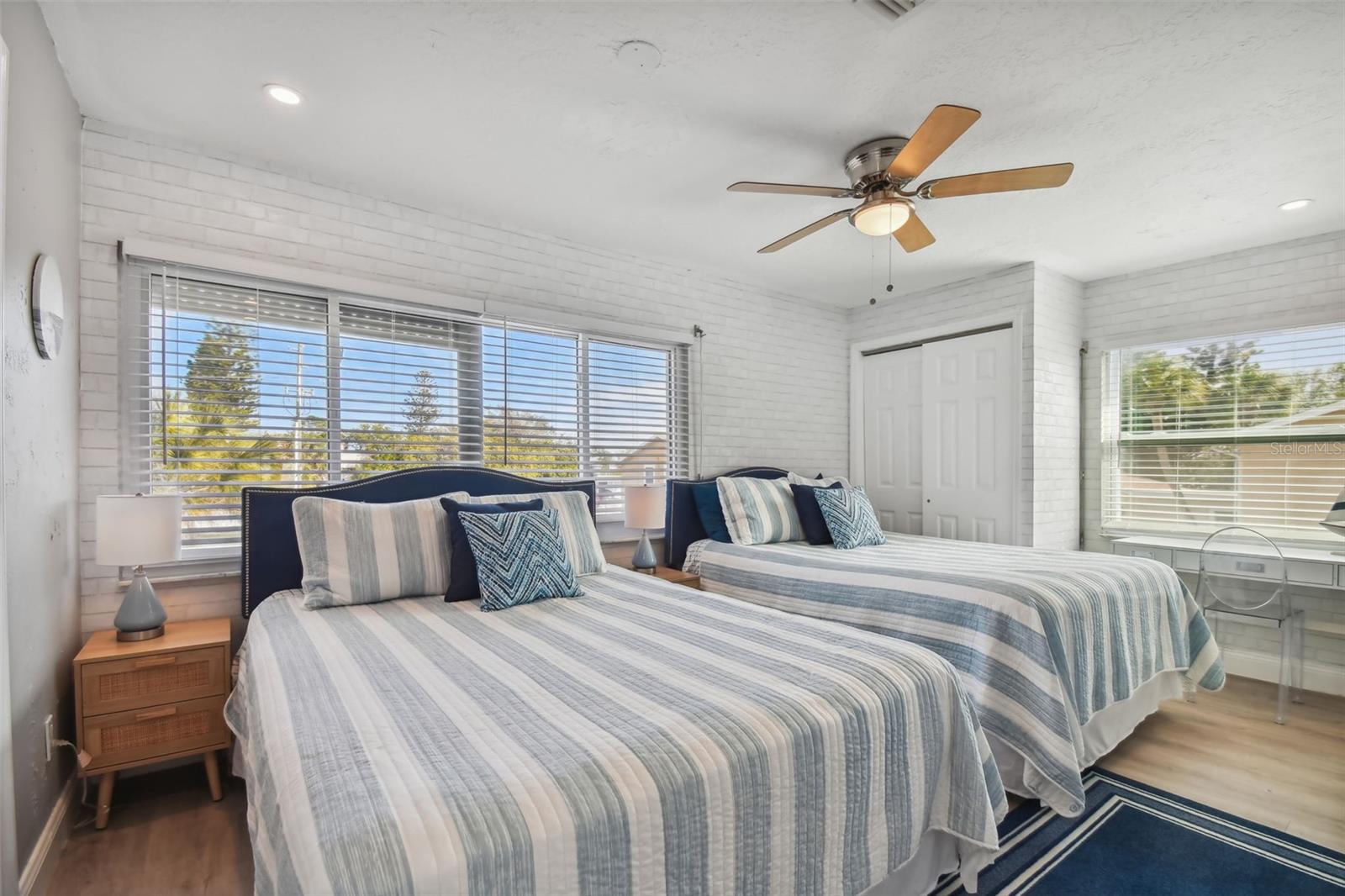 18301 SUNSET BLVD, REDINGTON SHORES, FL, 33708