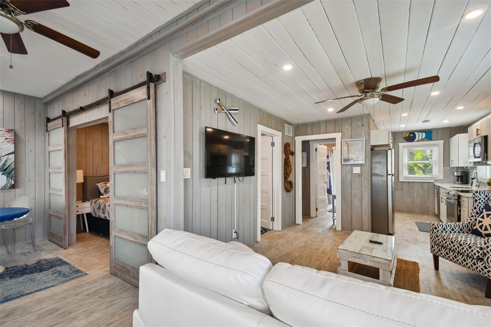 18301 SUNSET BLVD, REDINGTON SHORES, FL, 33708