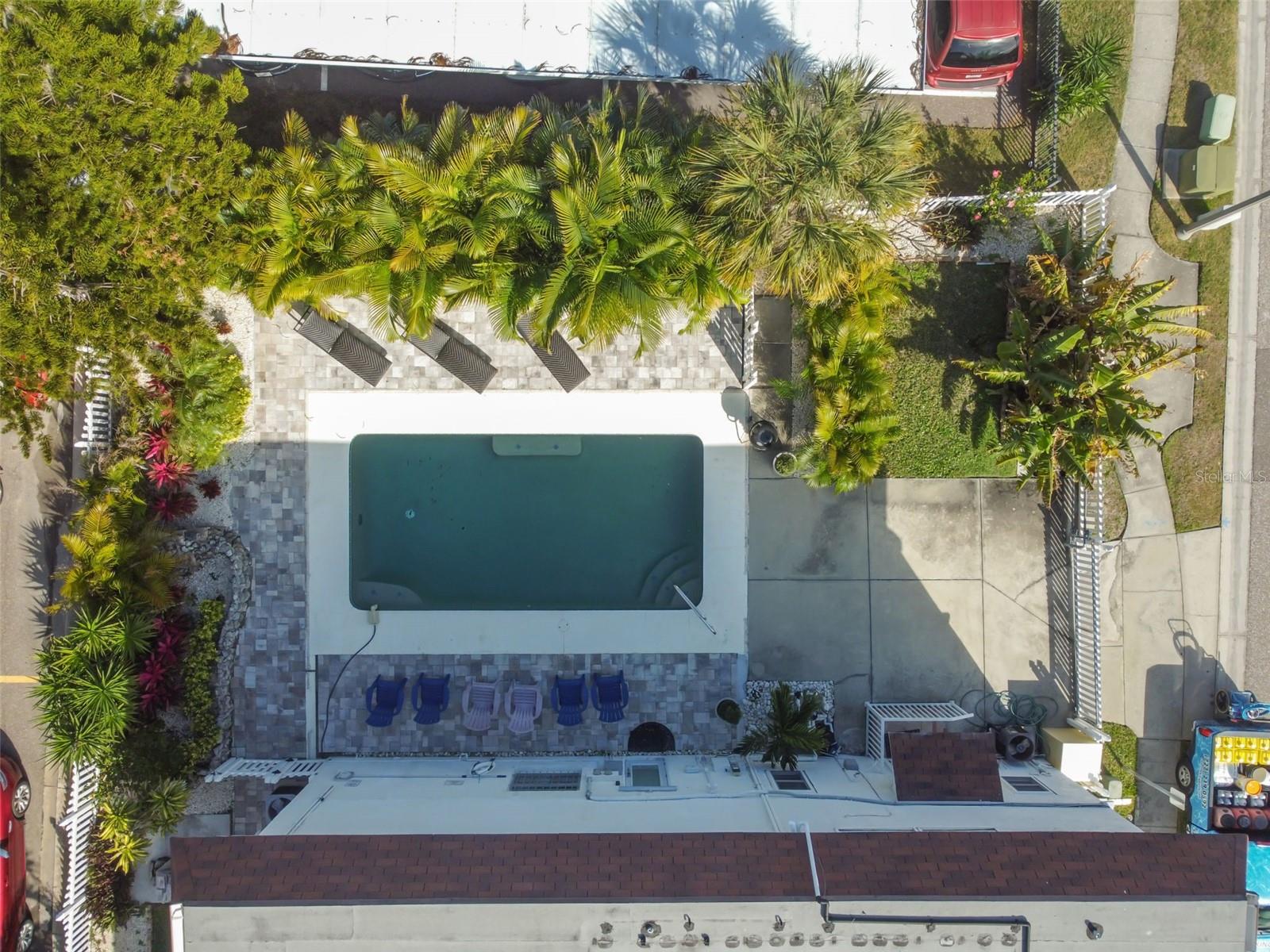 18301 SUNSET BLVD, REDINGTON SHORES, FL, 33708