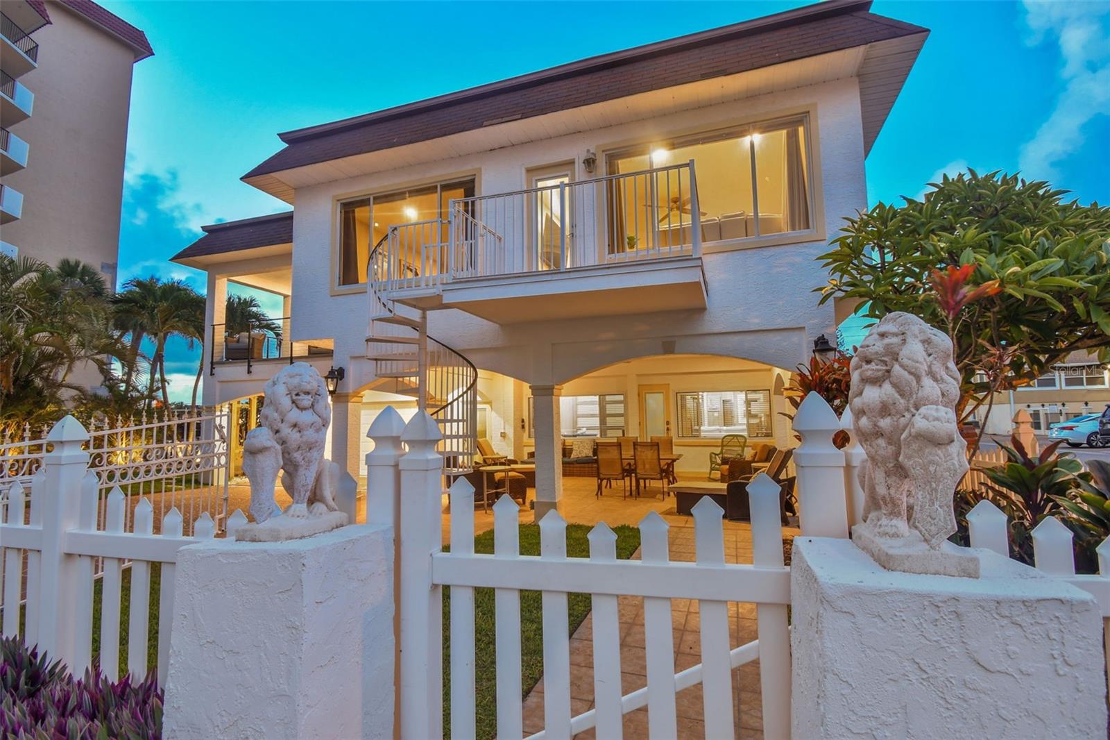 18301 SUNSET BLVD, REDINGTON SHORES, FL, 33708