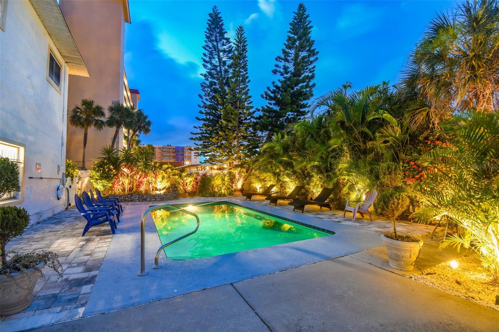 18301 SUNSET BLVD, REDINGTON SHORES, FL, 33708