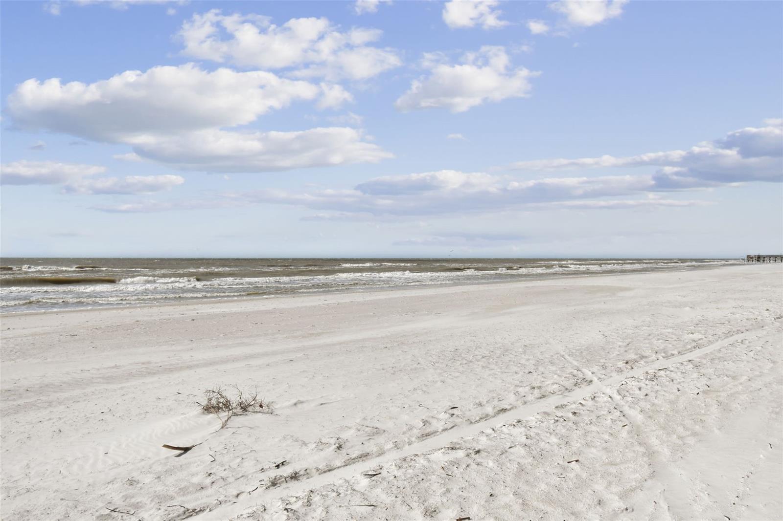 18301 SUNSET BLVD, REDINGTON SHORES, FL, 33708