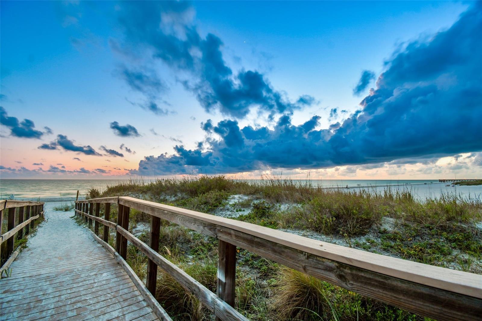 18301 SUNSET BLVD, REDINGTON SHORES, FL, 33708