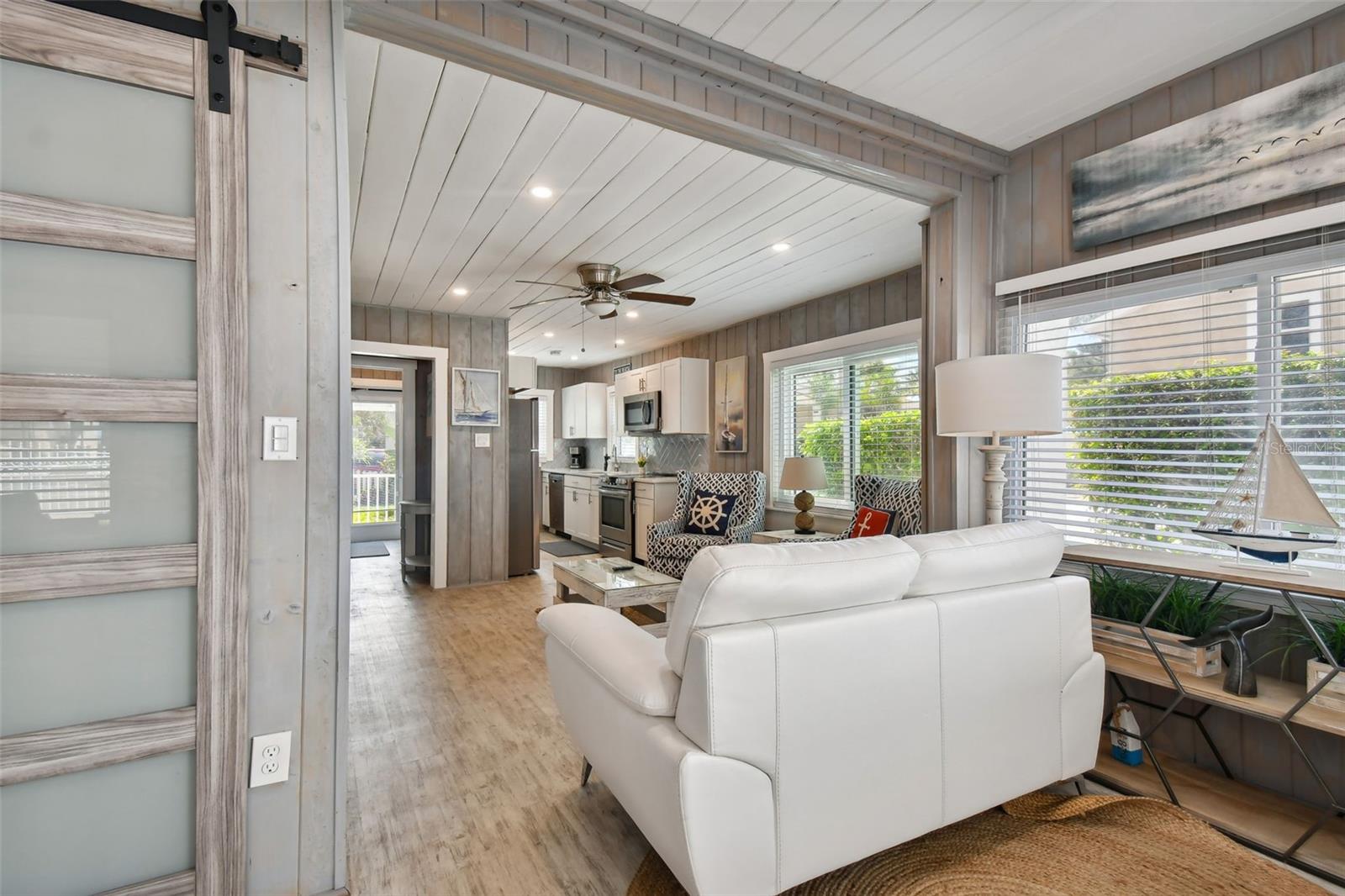 18301 SUNSET BLVD, REDINGTON SHORES, FL, 33708