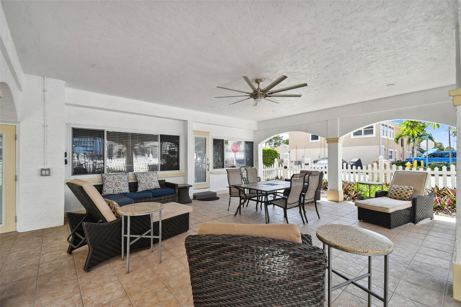 18301 SUNSET BLVD, REDINGTON SHORES, FL, 33708