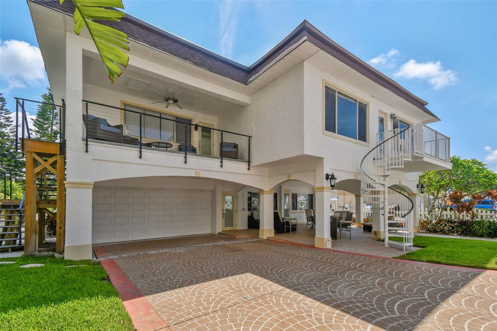 18301 SUNSET BLVD, REDINGTON SHORES, FL, 33708