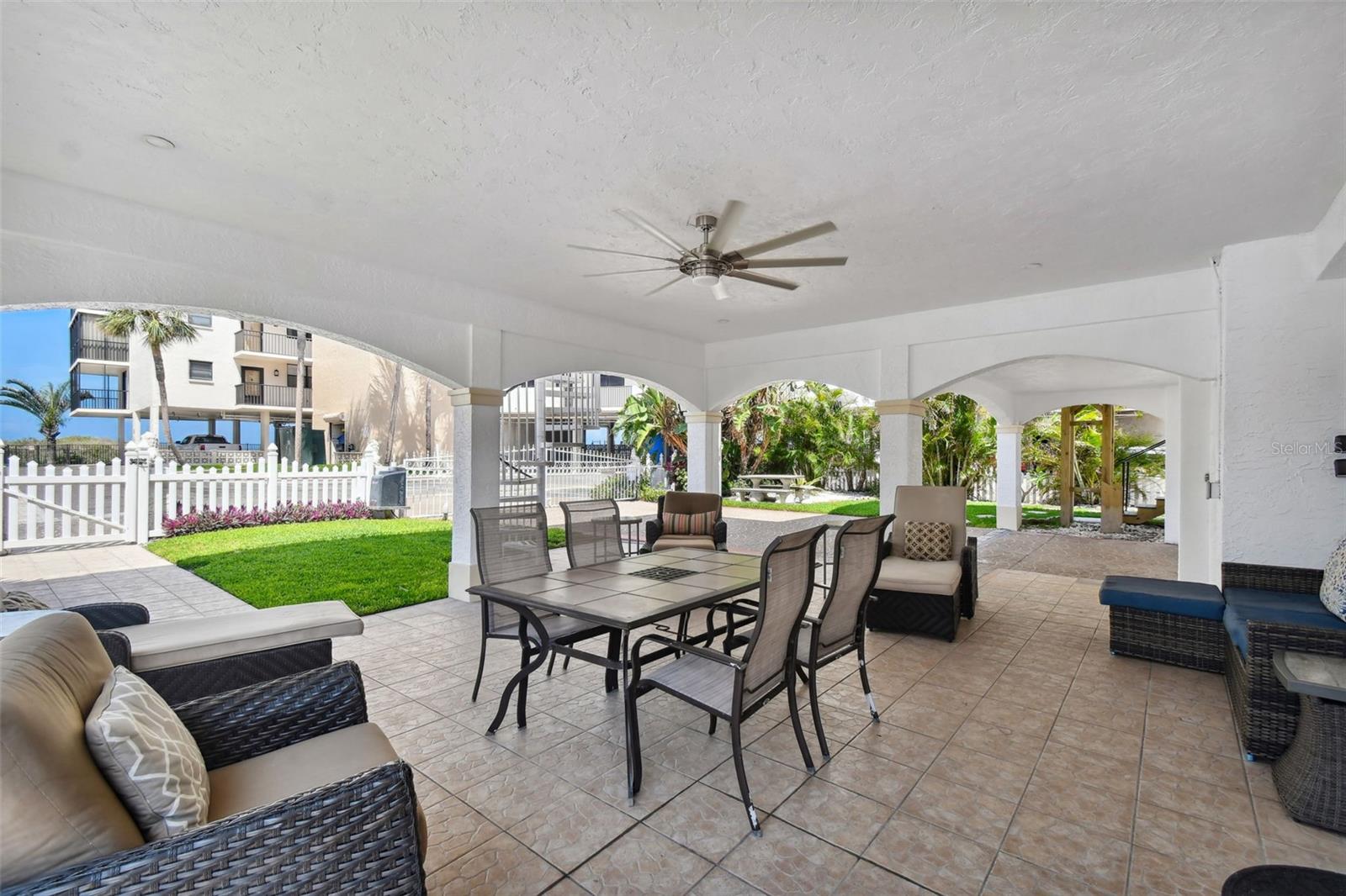 18301 SUNSET BLVD, REDINGTON SHORES, FL, 33708