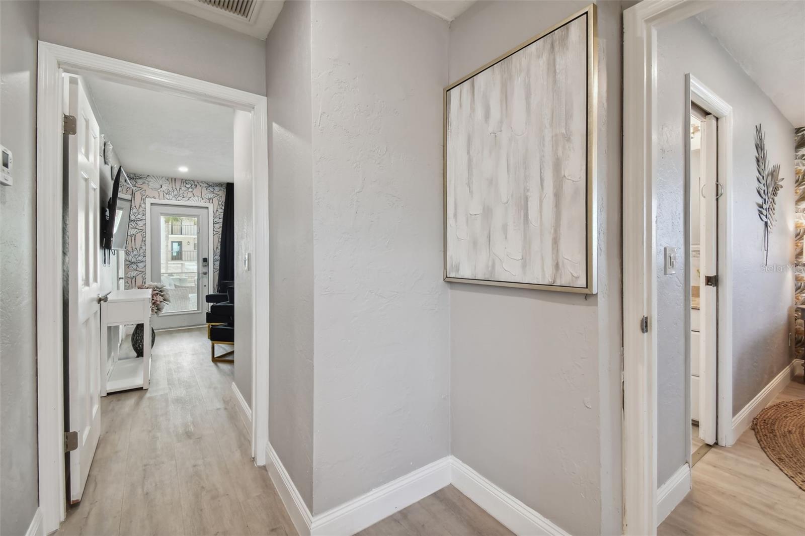 18301 SUNSET BLVD, REDINGTON SHORES, FL, 33708