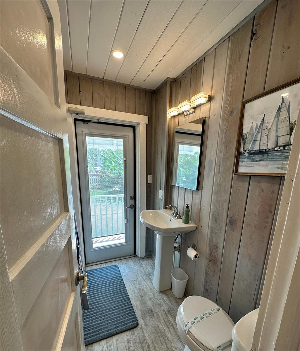 18301 SUNSET BLVD, REDINGTON SHORES, FL, 33708