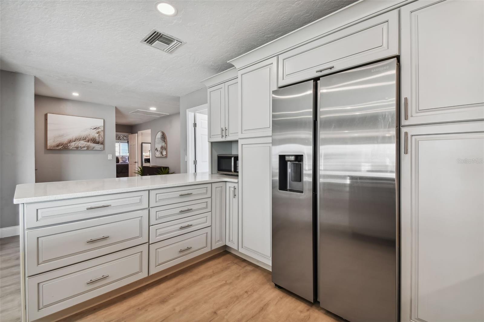 18301 SUNSET BLVD, REDINGTON SHORES, FL, 33708