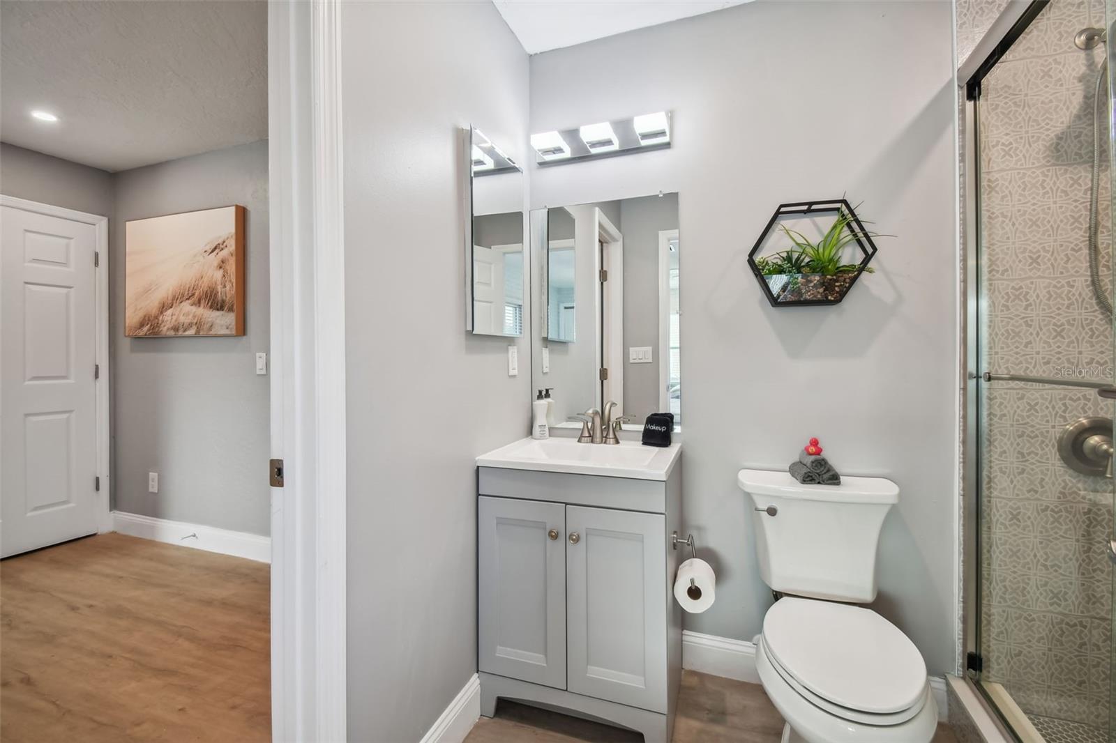 18301 SUNSET BLVD, REDINGTON SHORES, FL, 33708