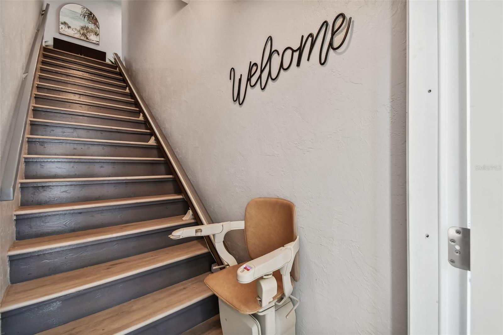 18301 SUNSET BLVD, REDINGTON SHORES, FL, 33708