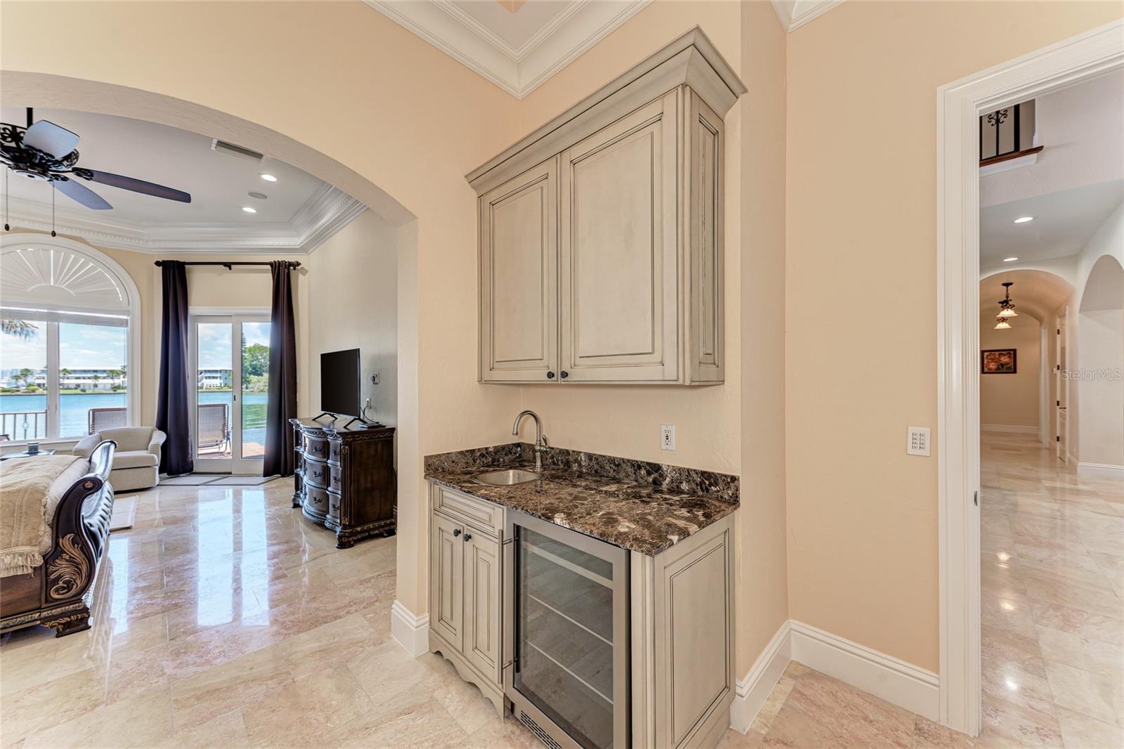 14 N WASHINGTON DR, SARASOTA, FL, 34236