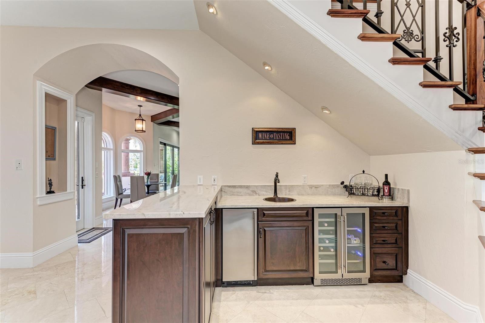 14 N WASHINGTON DR, SARASOTA, FL, 34236