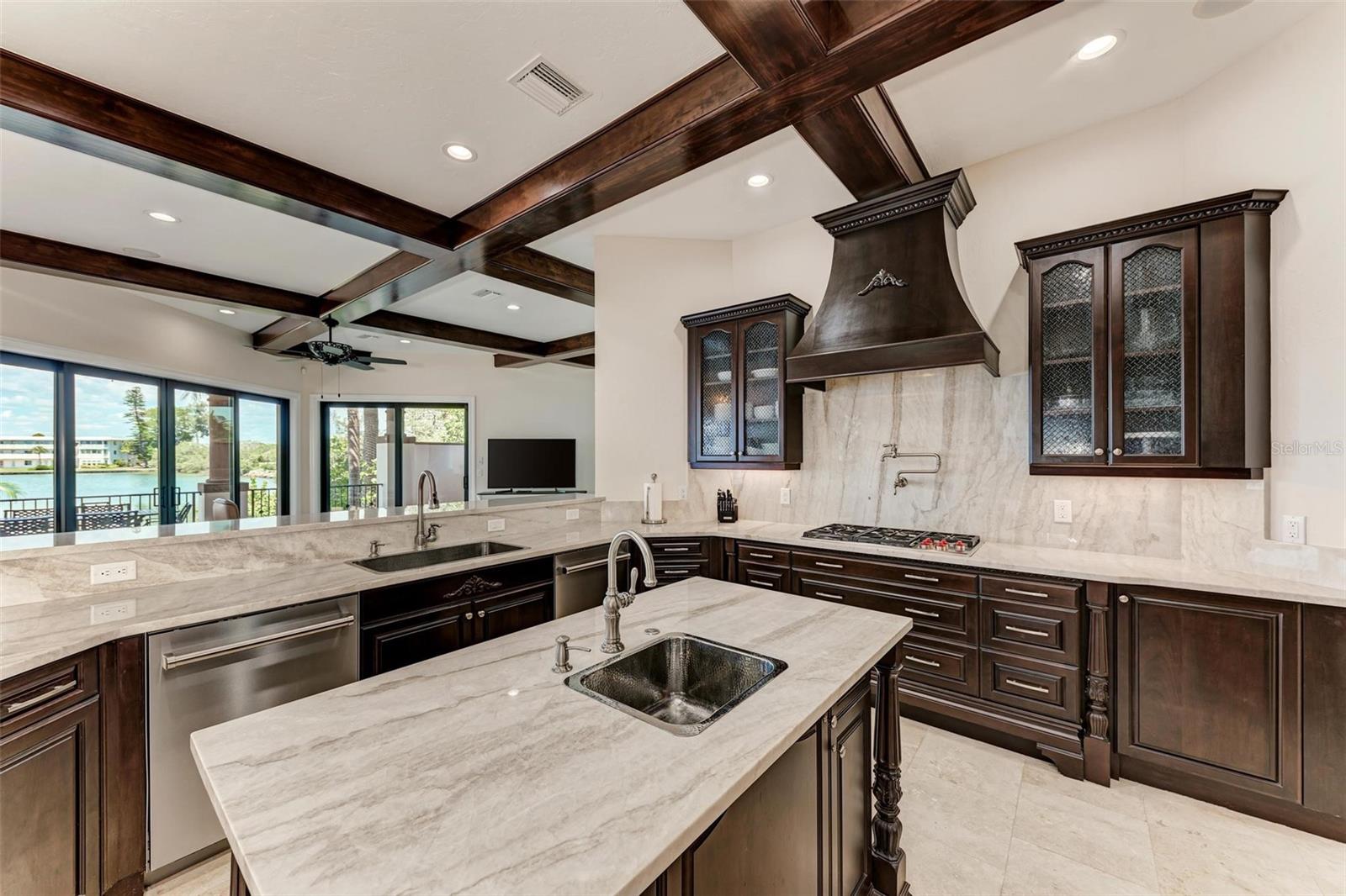 14 N WASHINGTON DR, SARASOTA, FL, 34236