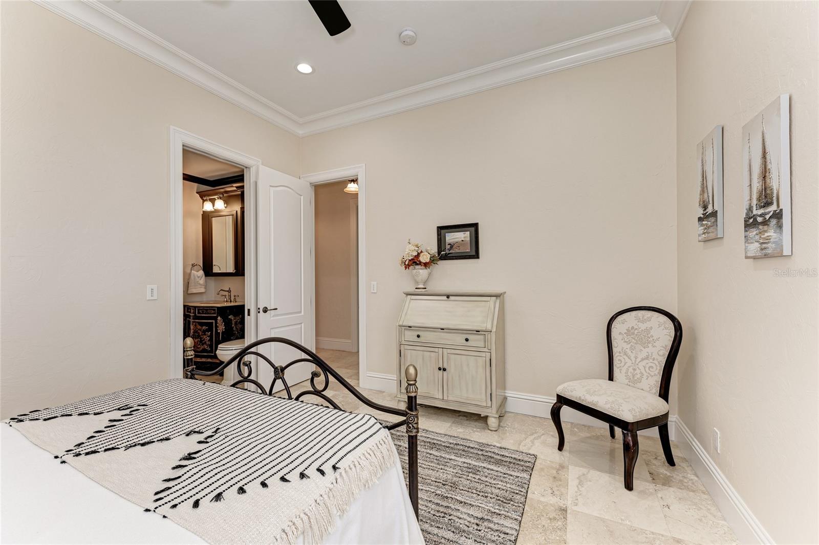 14 N WASHINGTON DR, SARASOTA, FL, 34236