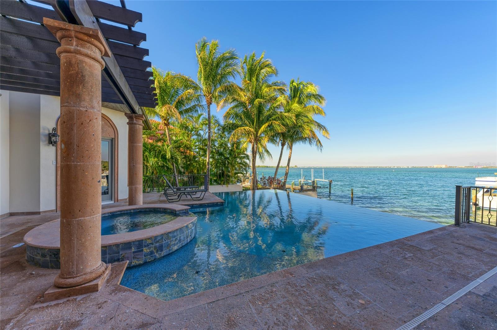 14 N WASHINGTON DR, SARASOTA, FL, 34236