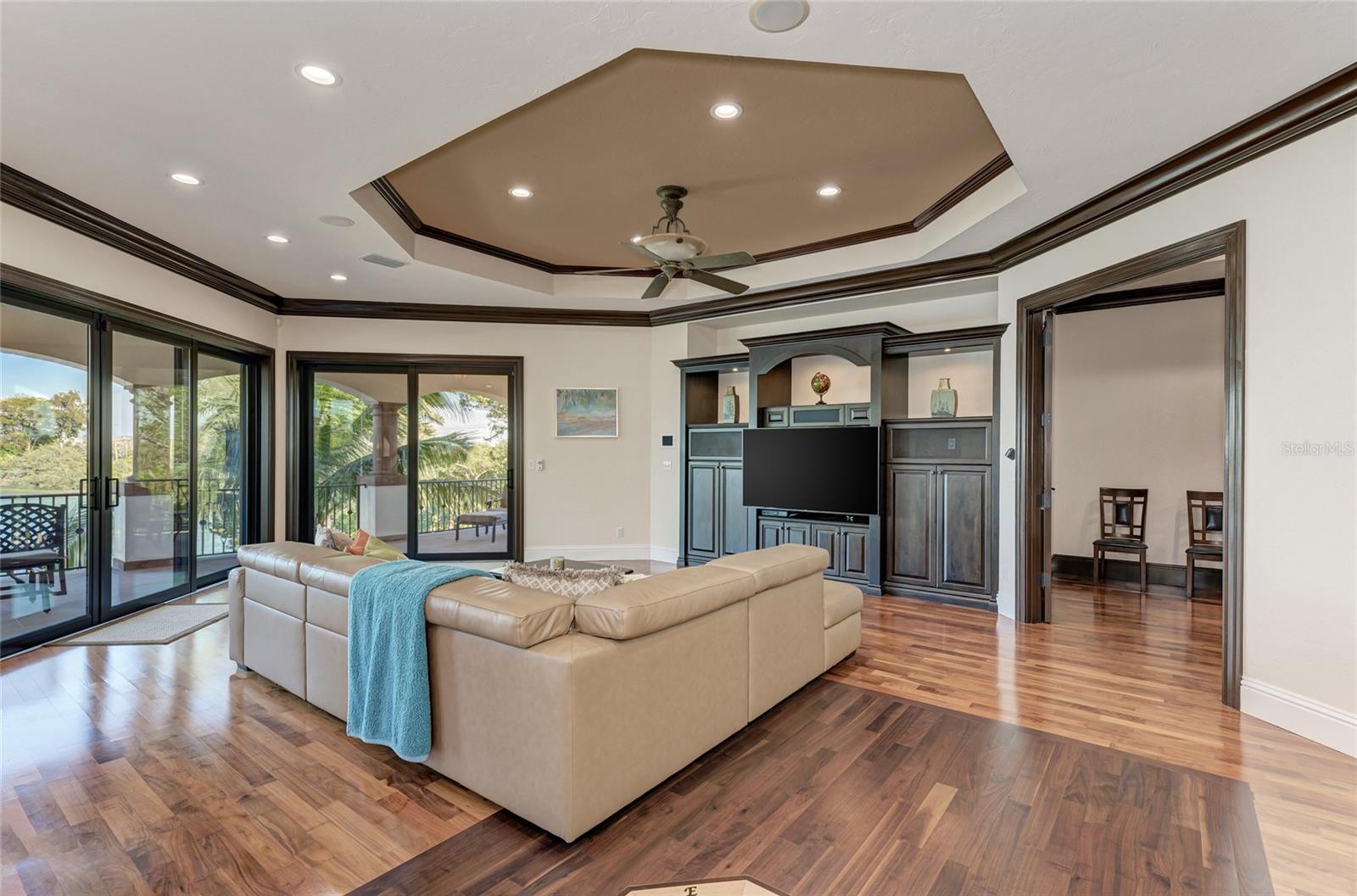 14 N WASHINGTON DR, SARASOTA, FL, 34236