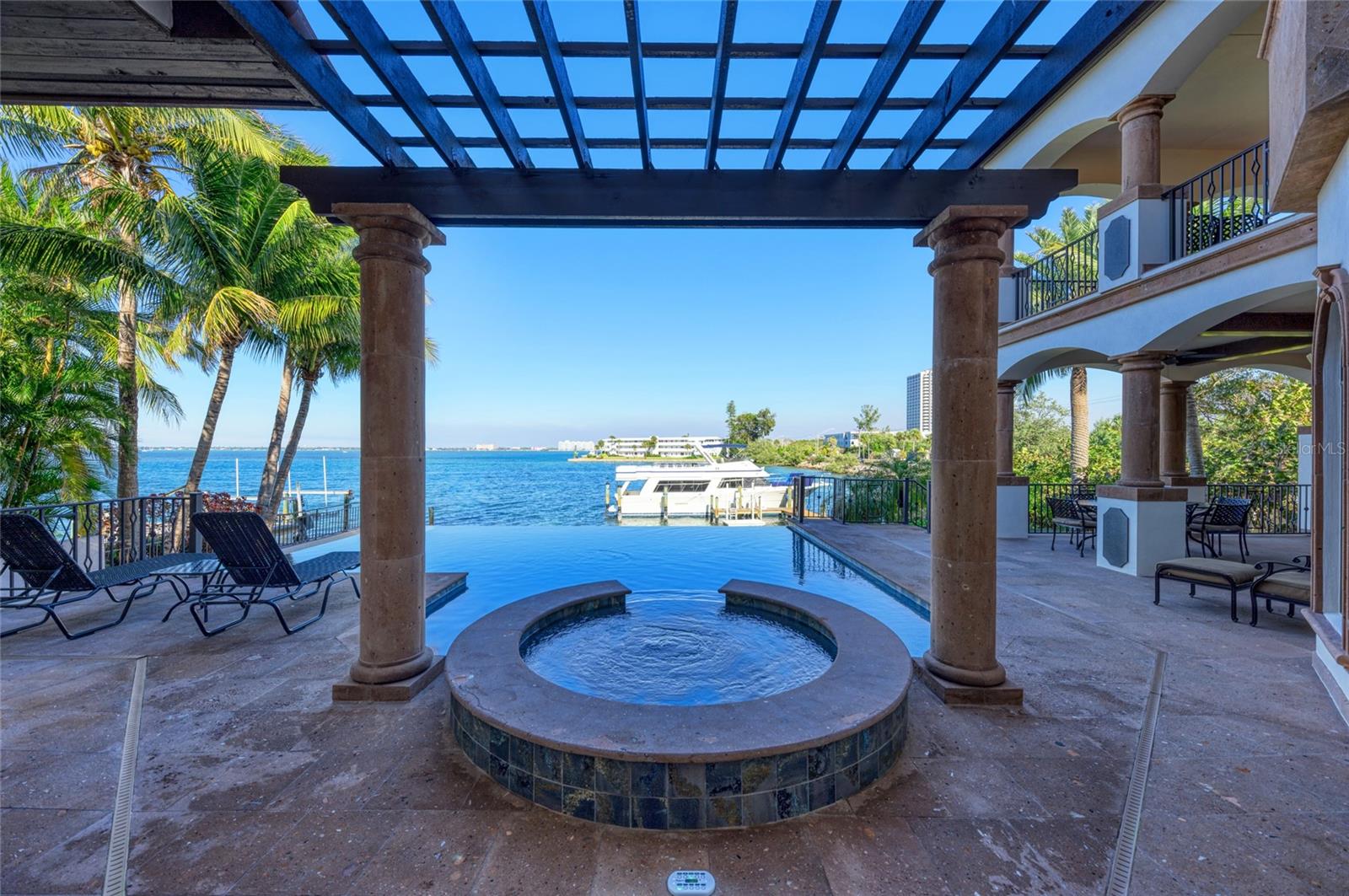 14 N WASHINGTON DR, SARASOTA, FL, 34236