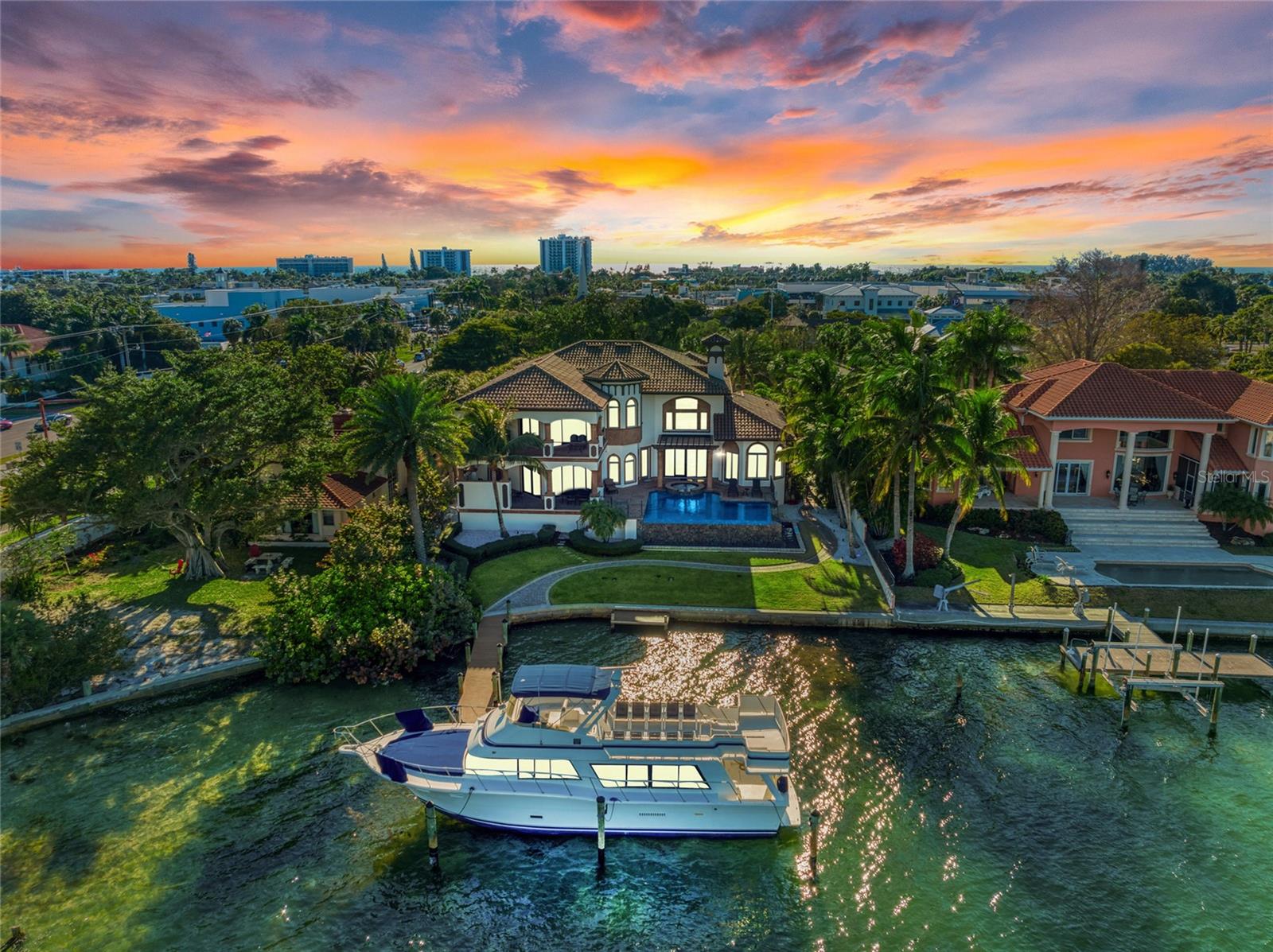 14 N WASHINGTON DR, SARASOTA, FL, 34236