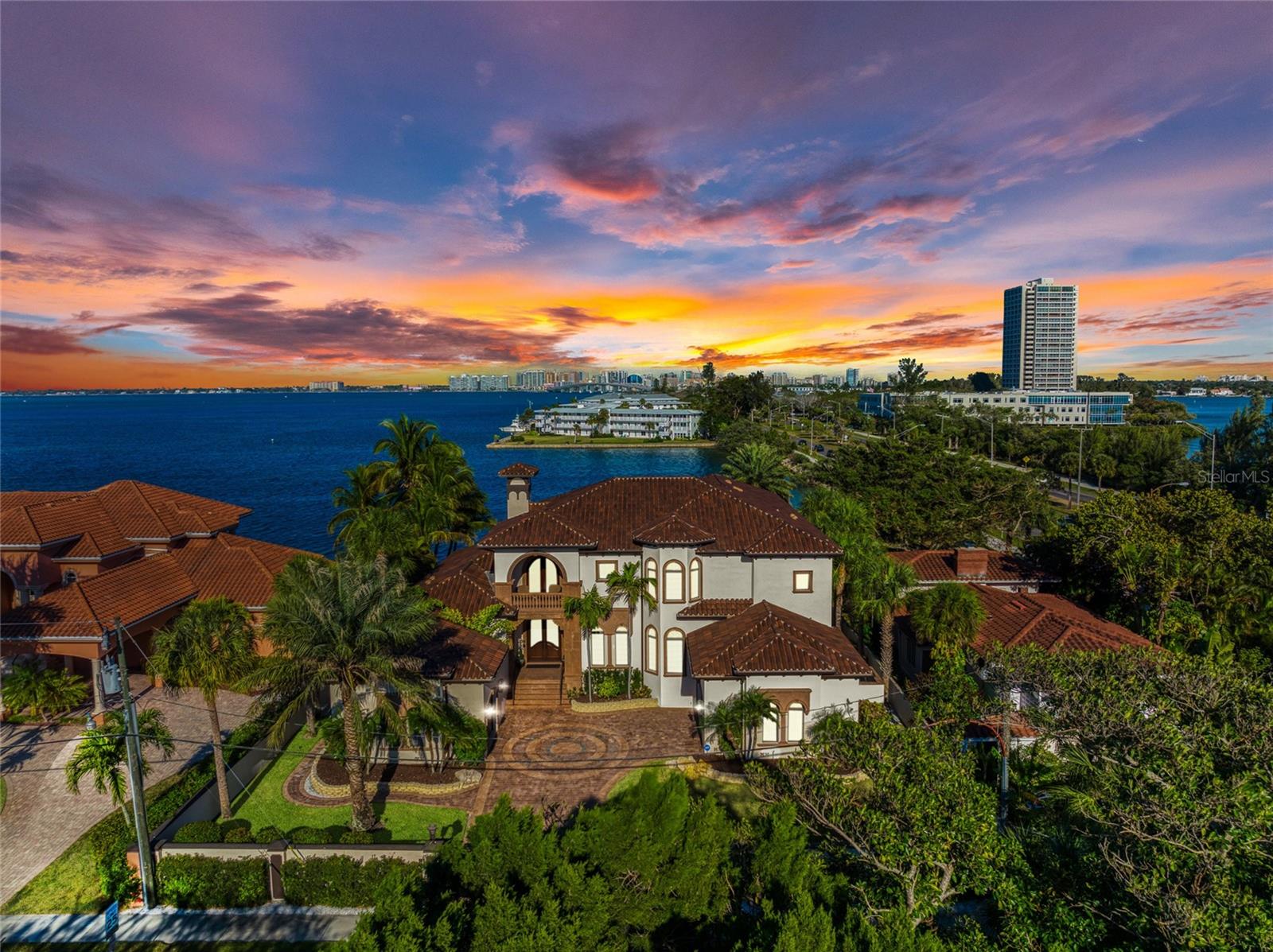 14 N WASHINGTON DR, SARASOTA, FL, 34236