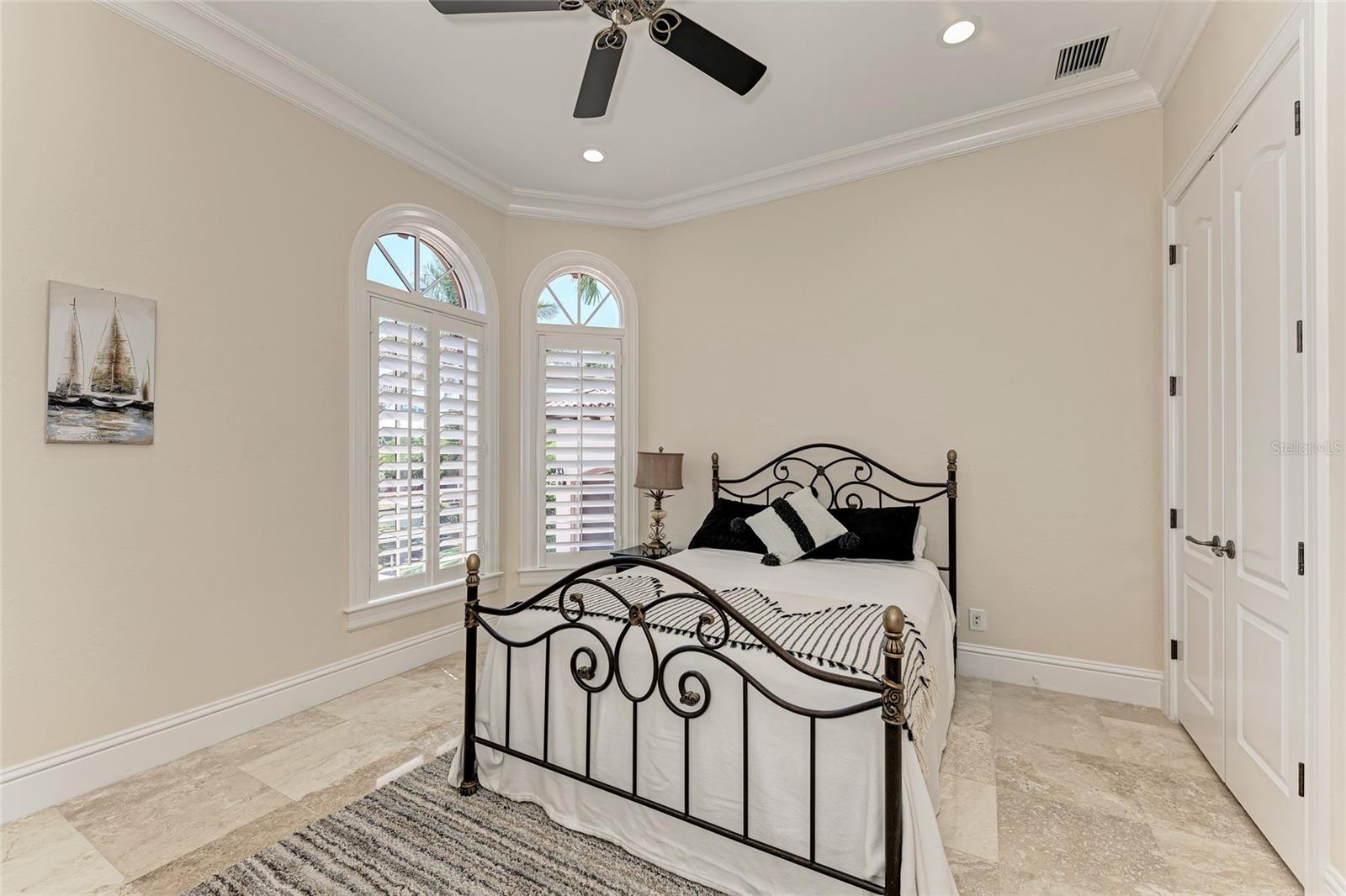 14 N WASHINGTON DR, SARASOTA, FL, 34236