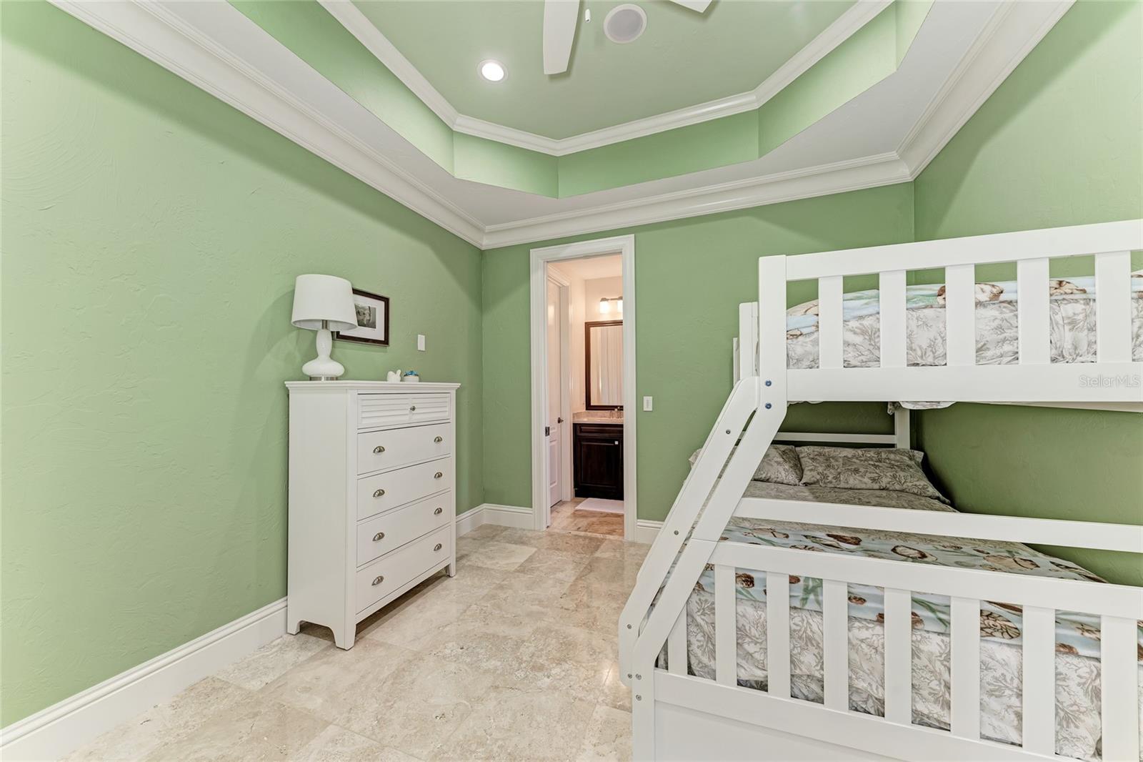 14 N WASHINGTON DR, SARASOTA, FL, 34236