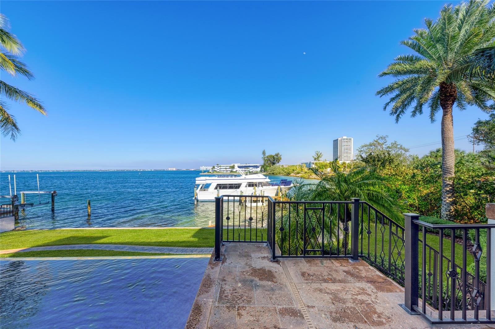 14 N WASHINGTON DR, SARASOTA, FL, 34236