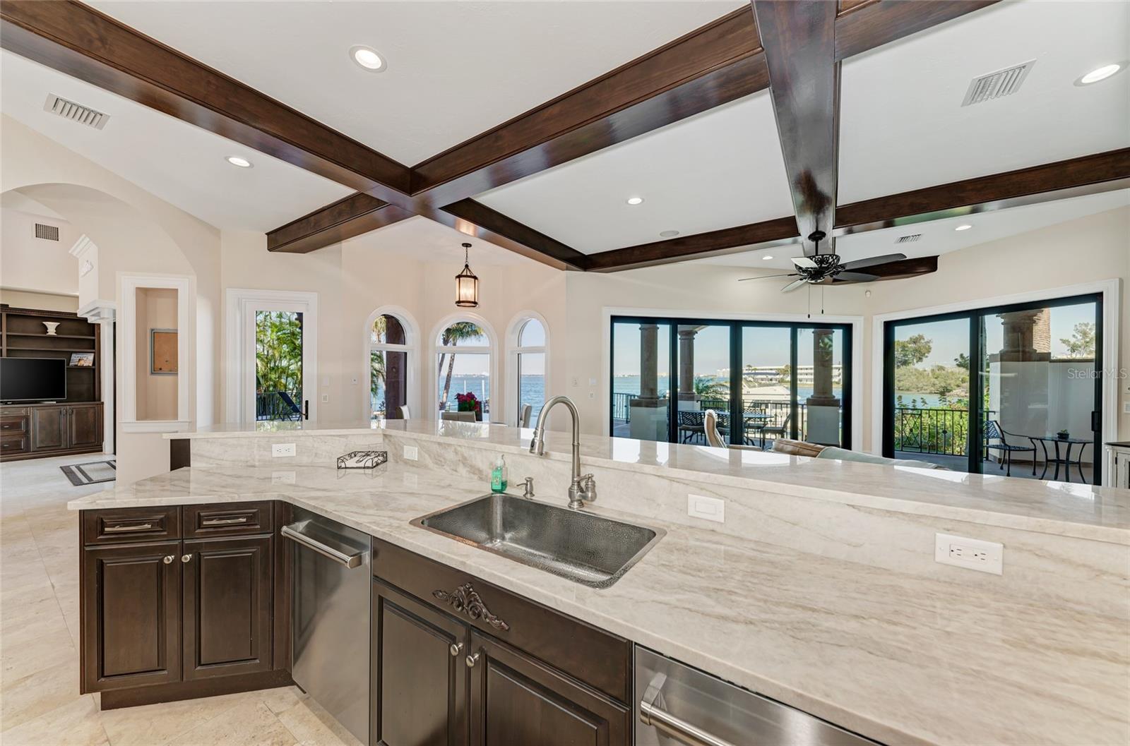 14 N WASHINGTON DR, SARASOTA, FL, 34236